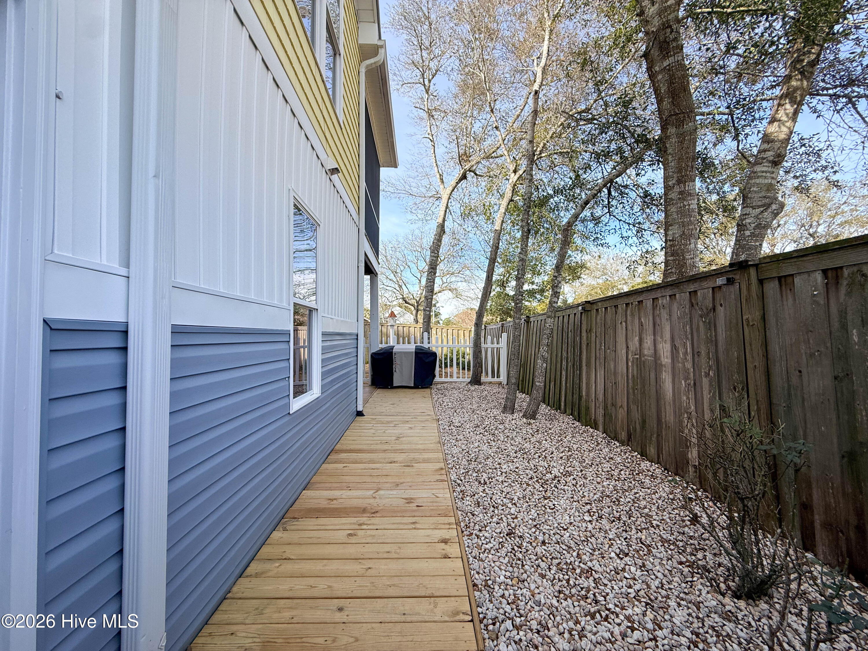 100548622 | Photo 67