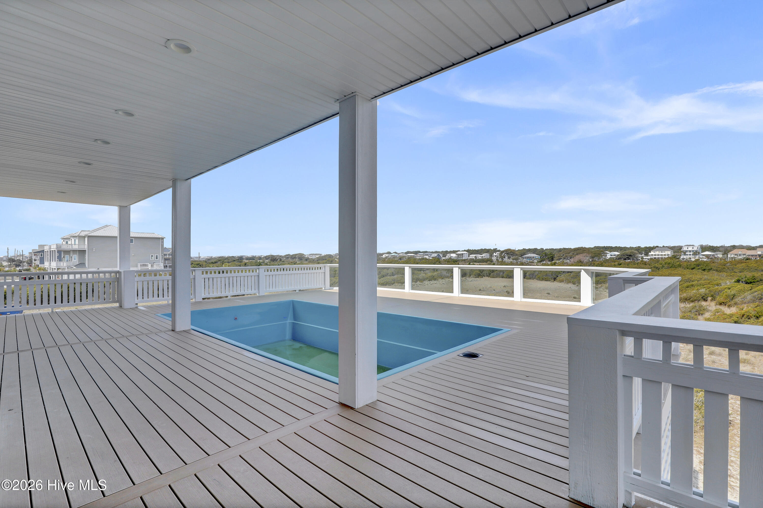 100559253 | Photo 45