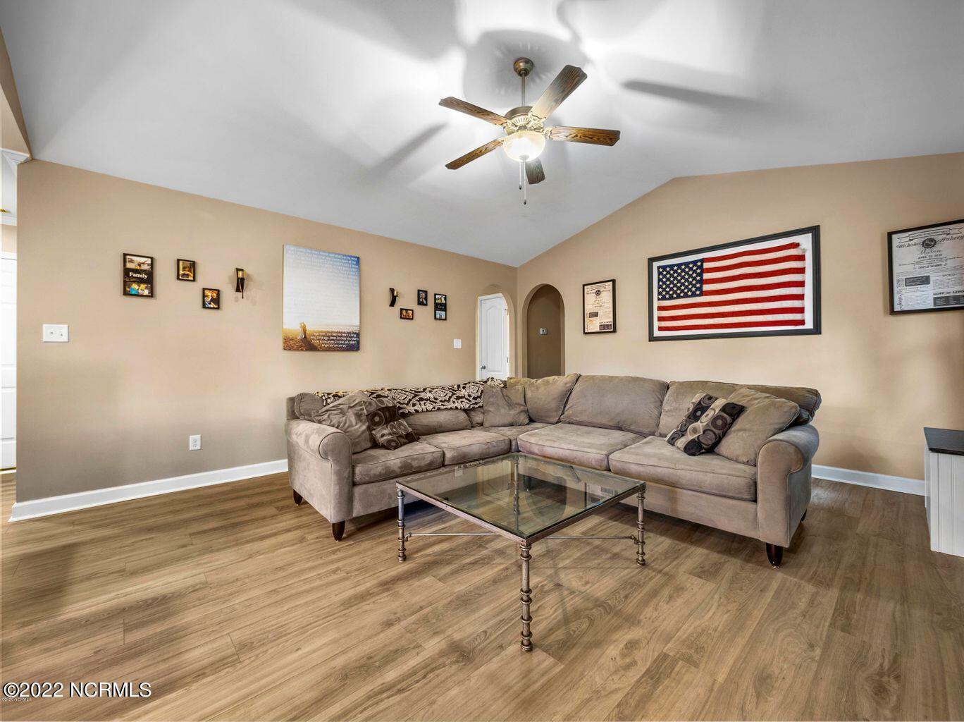 100559419 | Photo 20