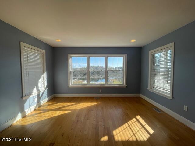 100561864 | Photo 14