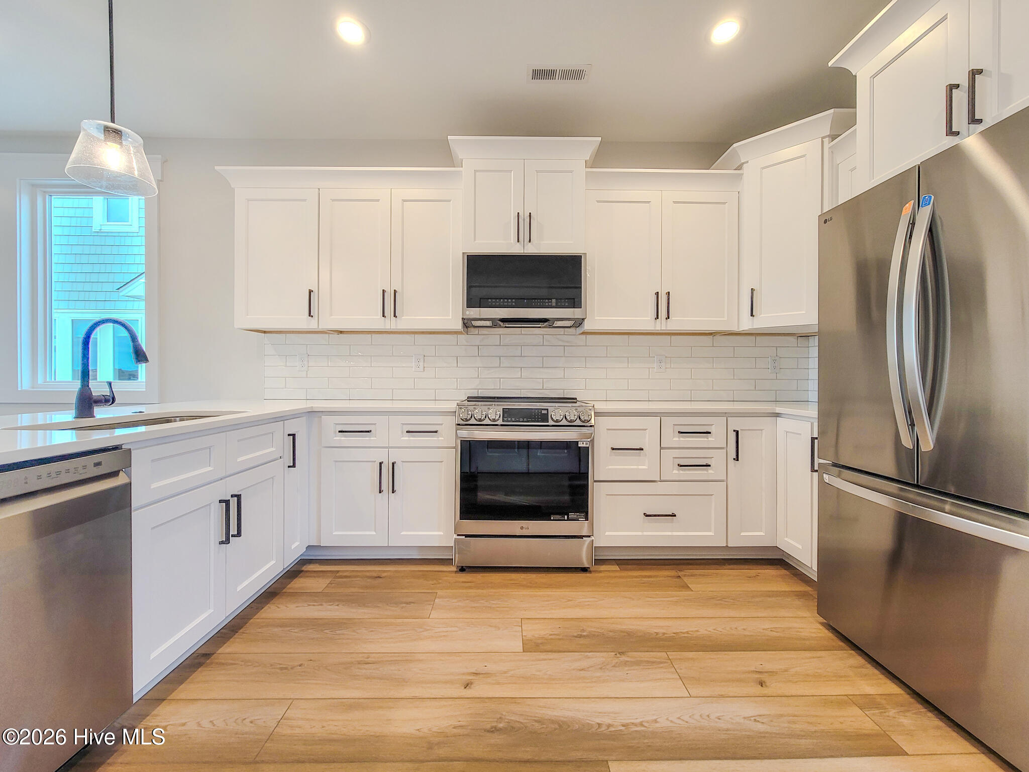 100553642 | Photo 20