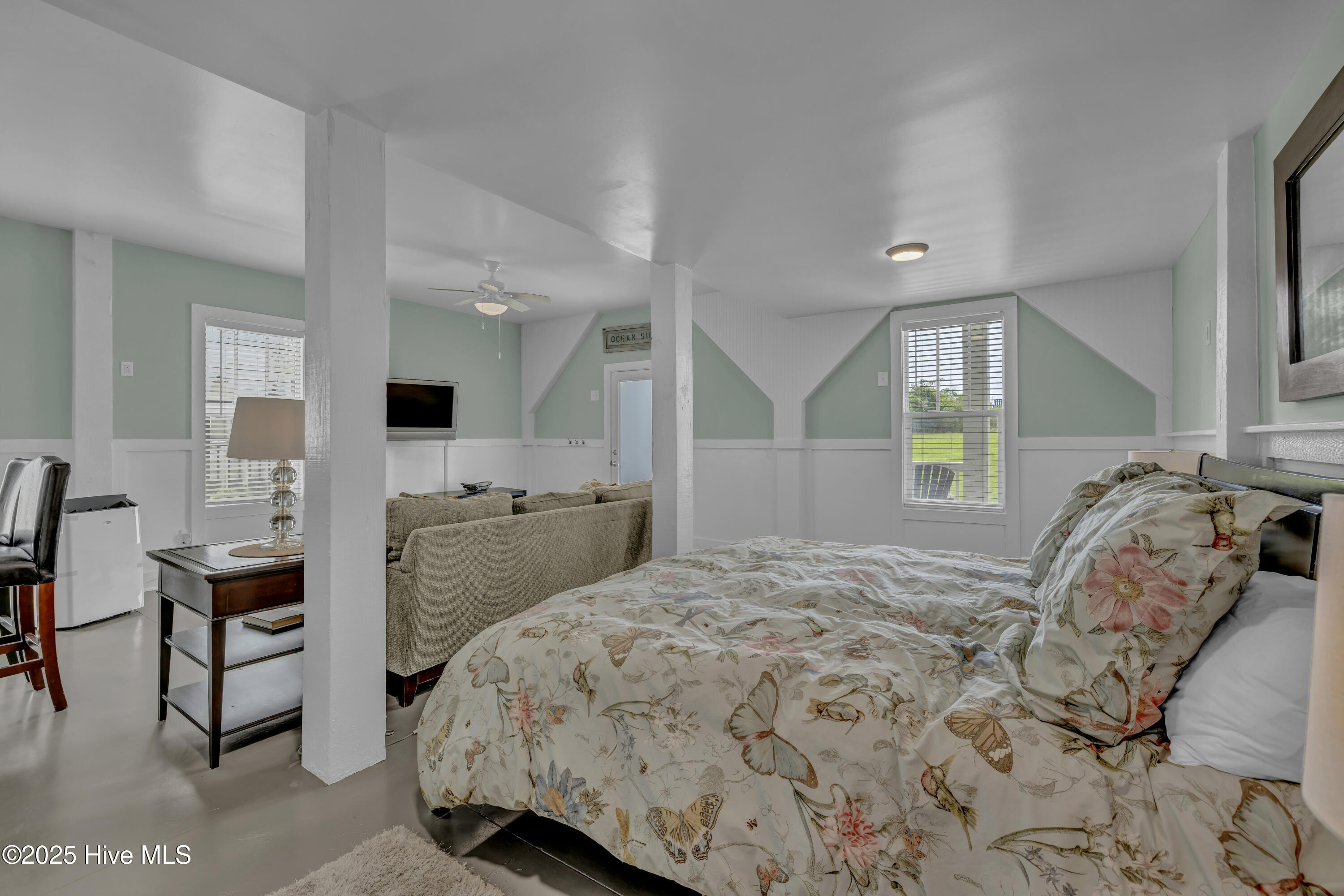 100515880 | Photo 32