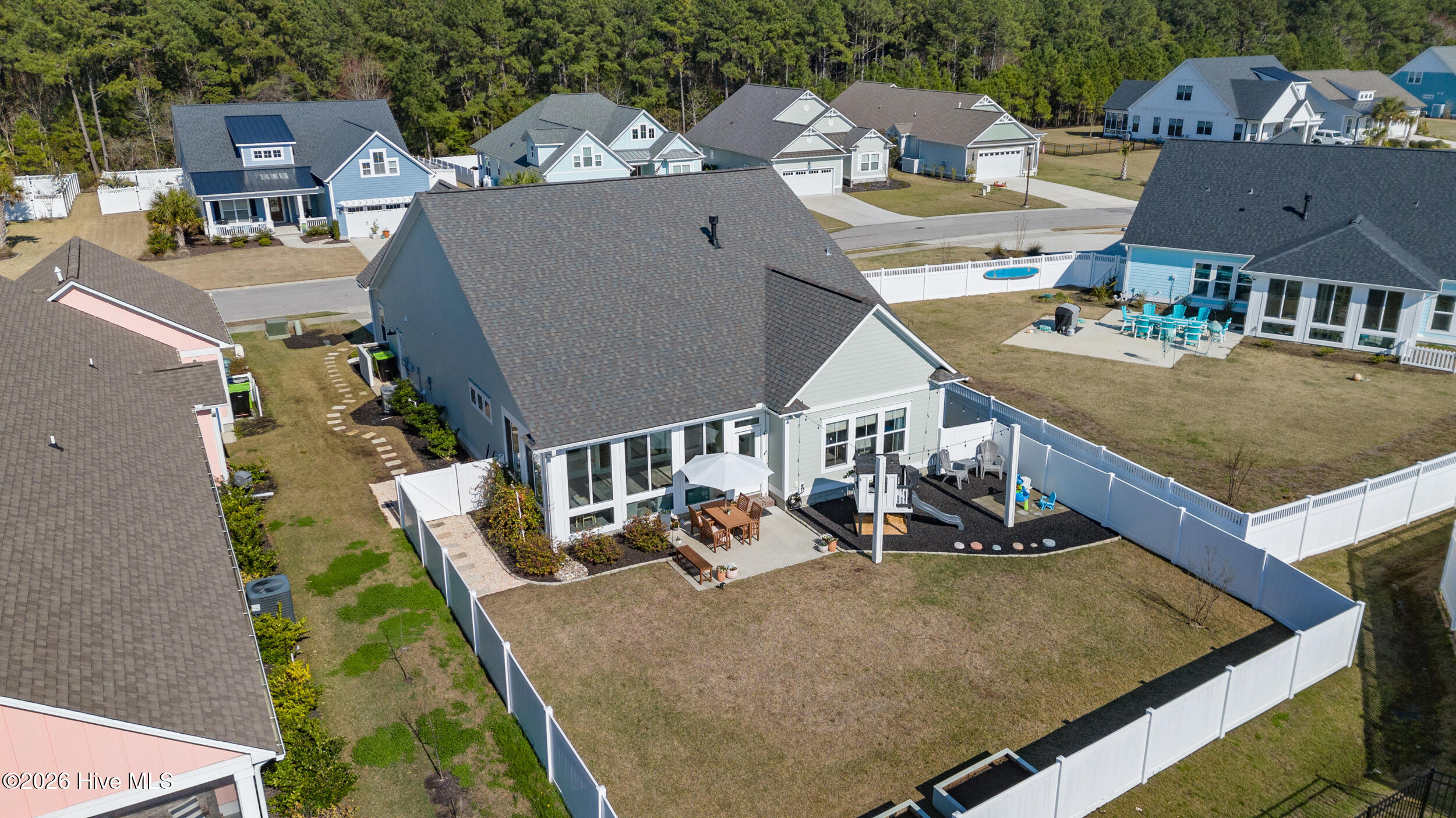 100559680 | Photo 47