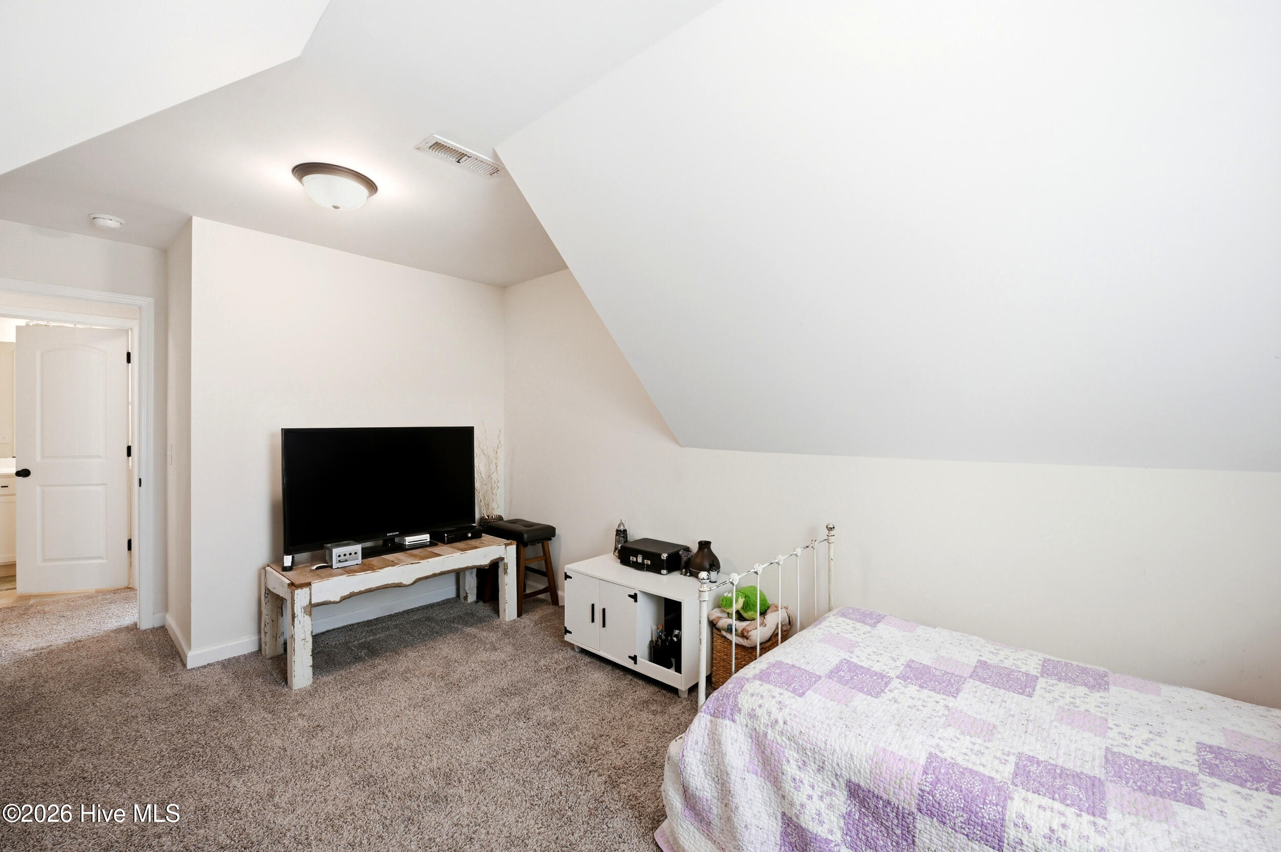 100568346 | Photo 28