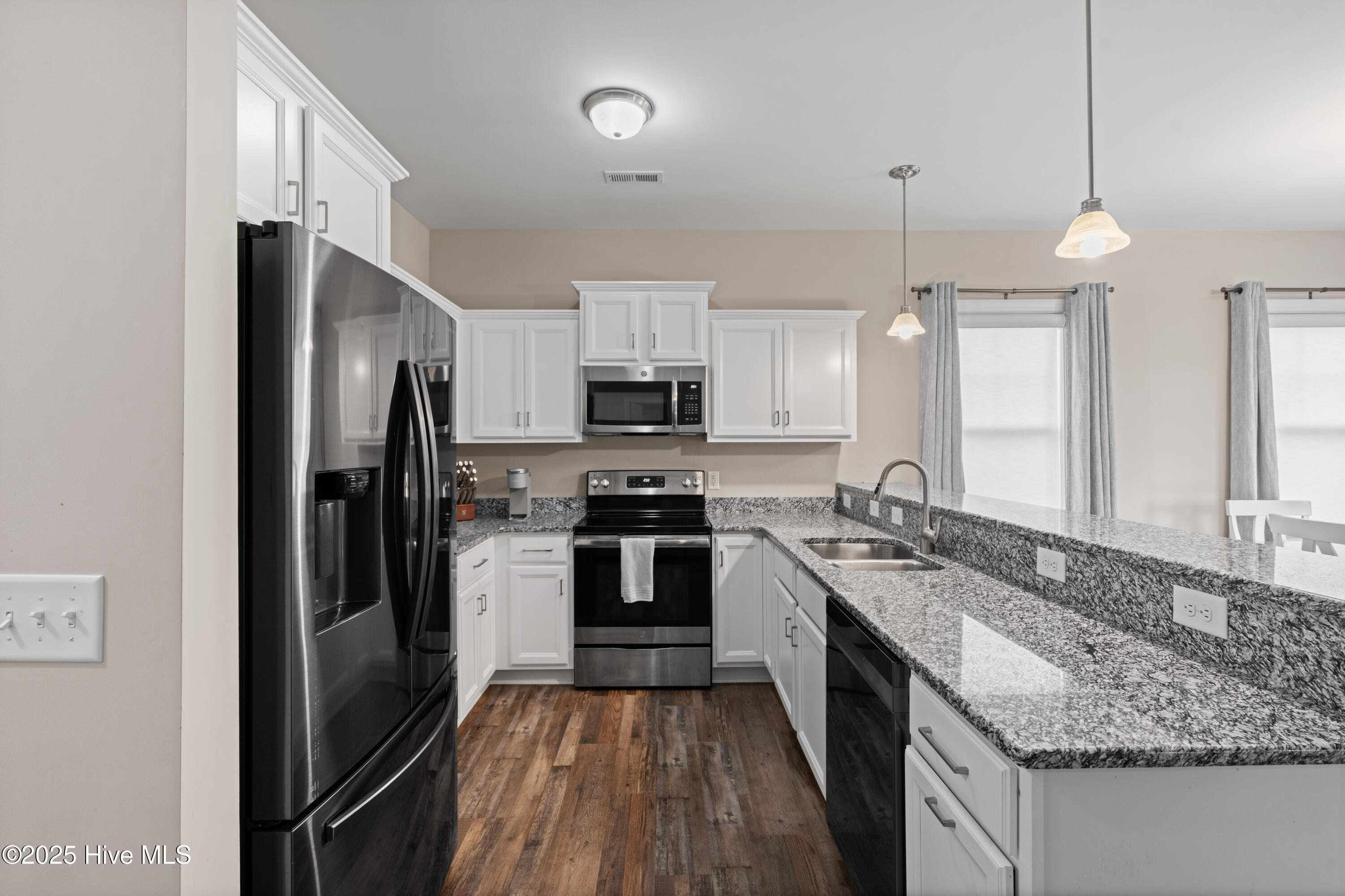 100518721 | Photo 20