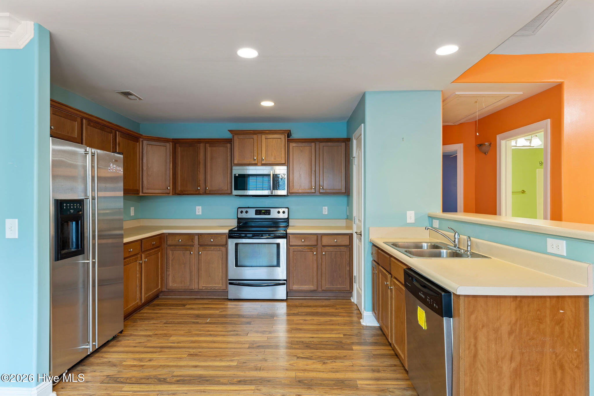 100548212 | Photo 16