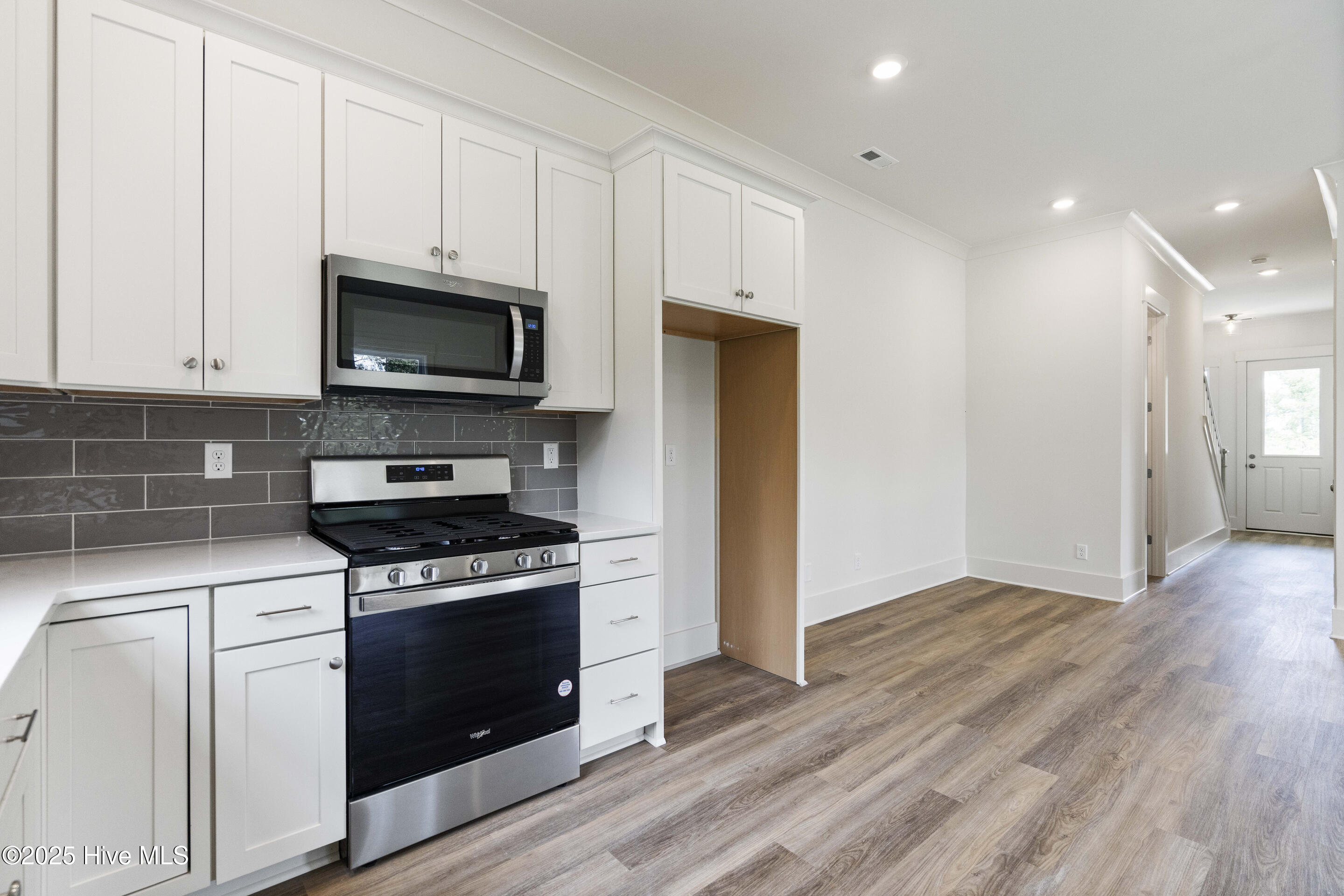 100519186 | Photo 15