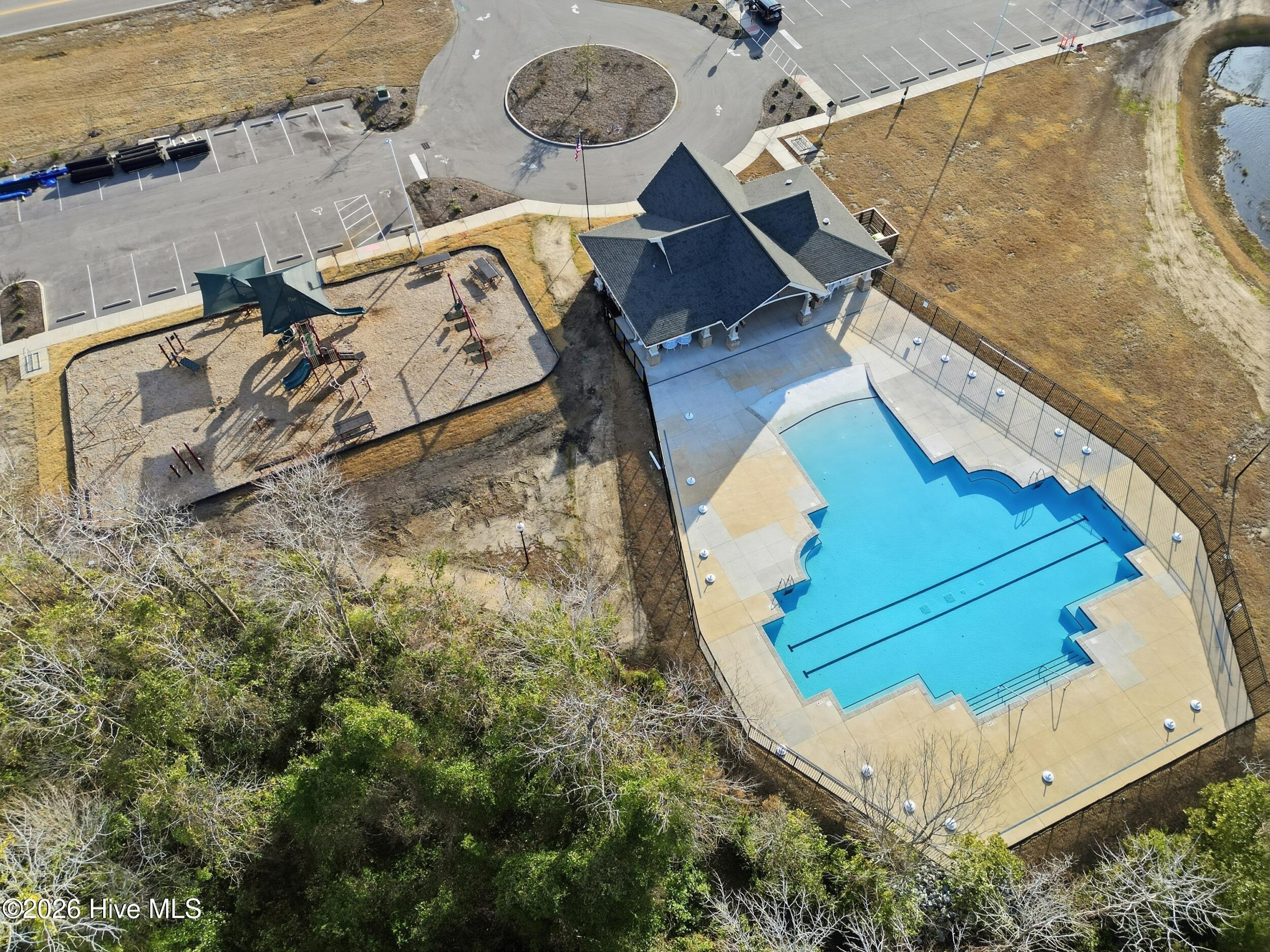 100551246 | Photo 36