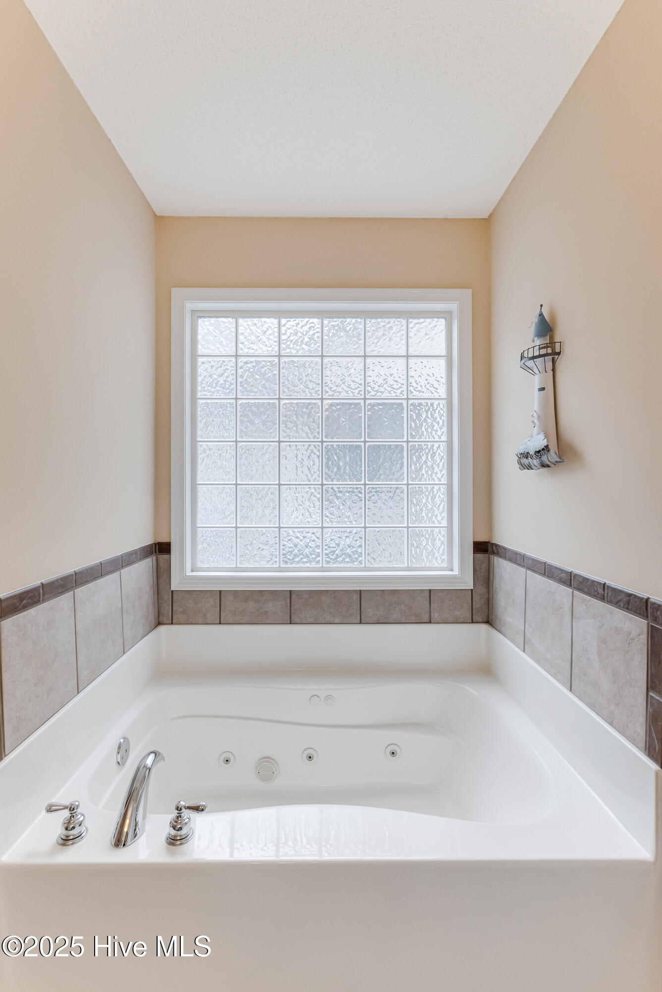 100512828 | Photo 21