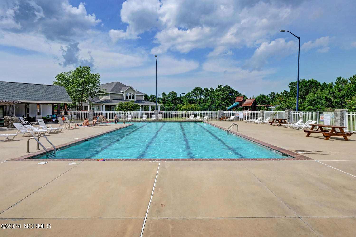 100560622 | Photo 62