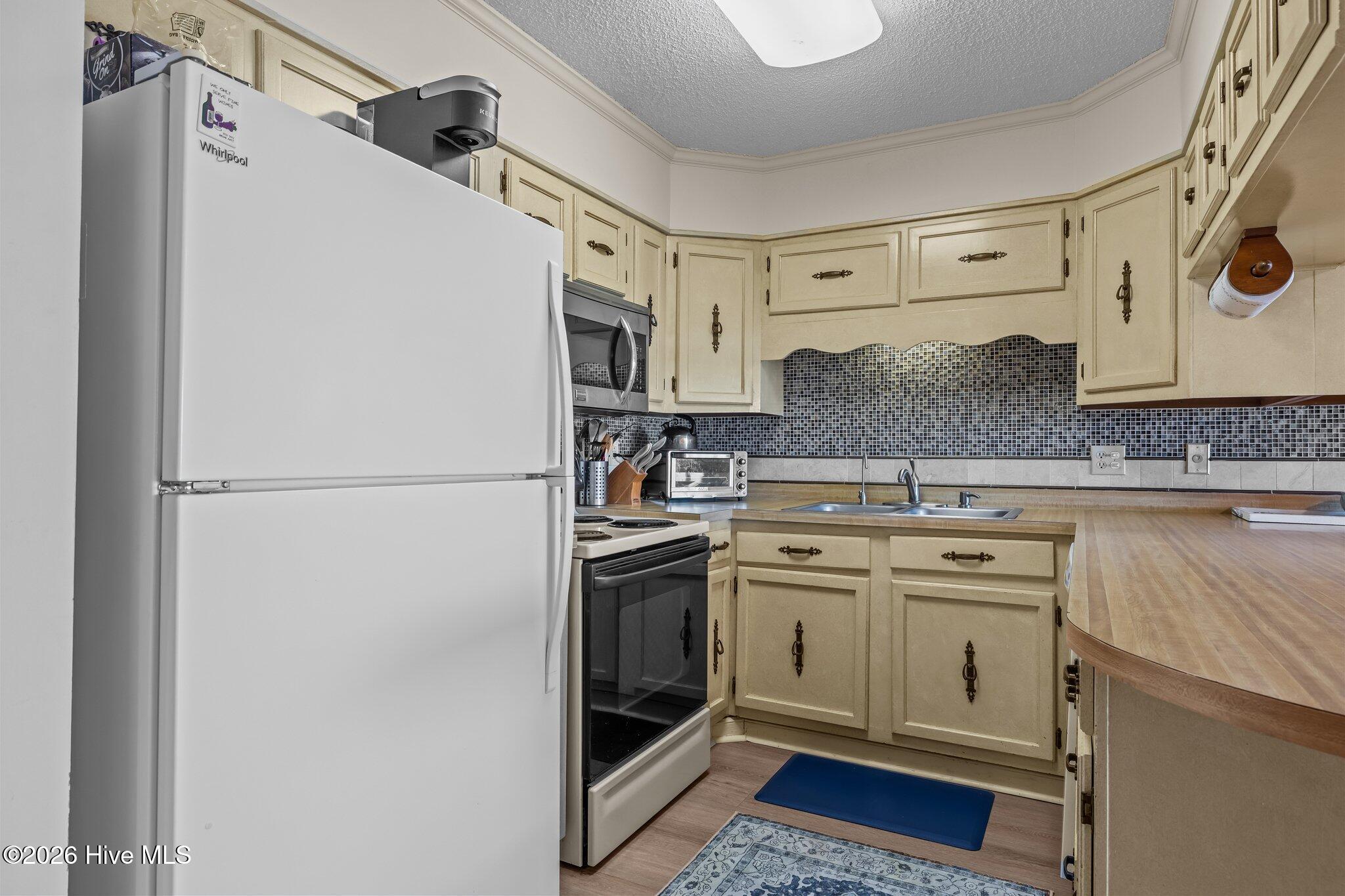 100551445 | Photo 12