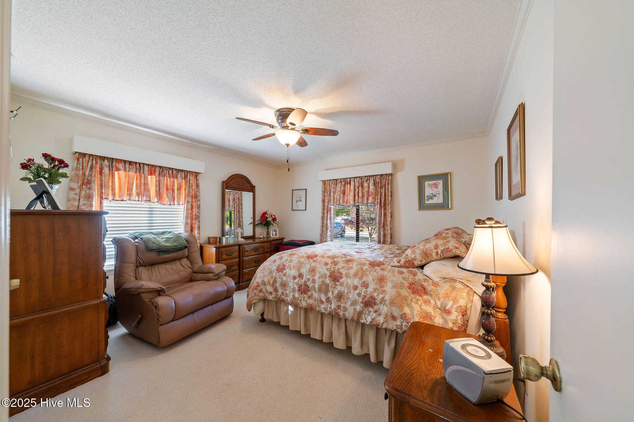 100542635 | Photo 24