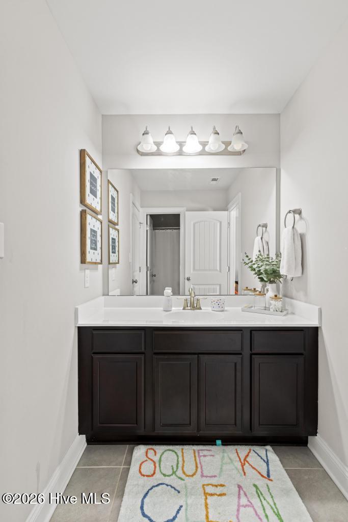 100562207 | Photo 41