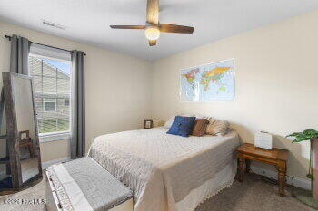 100570281 | Photo 17