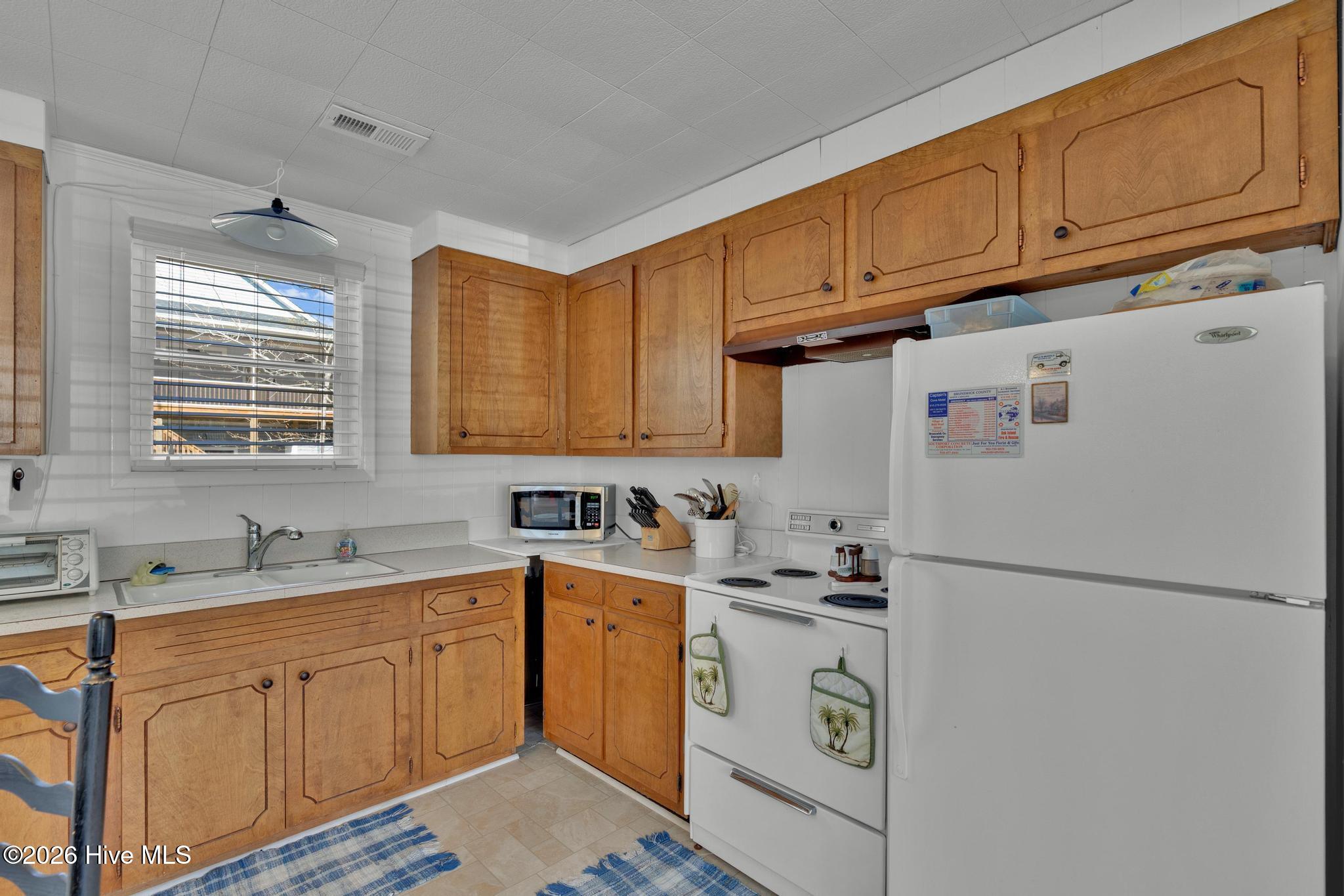 100562337 | Photo 12