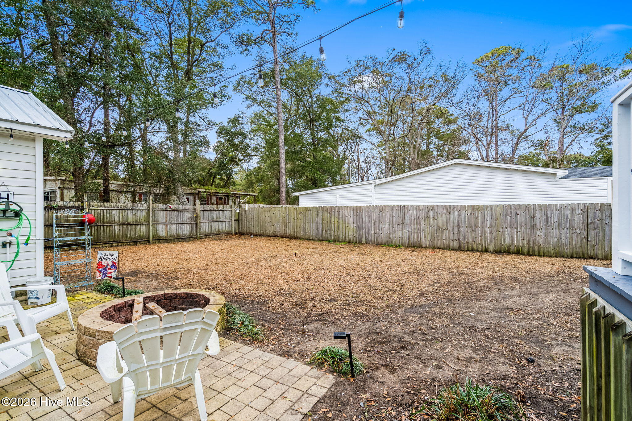 100551089 | Photo 36