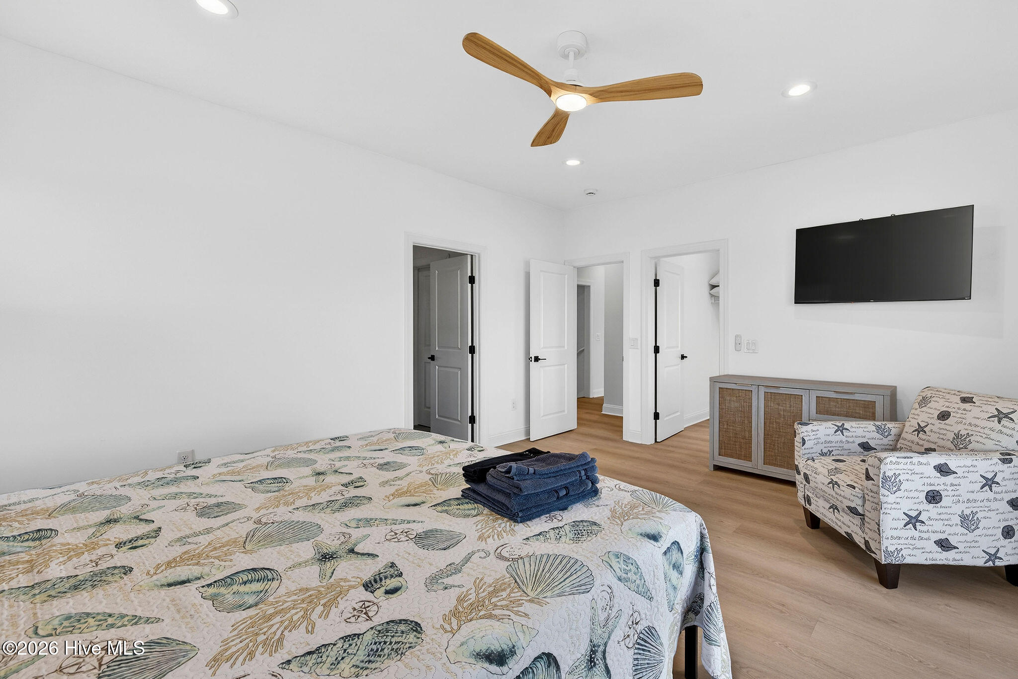 100565526 | Photo 24