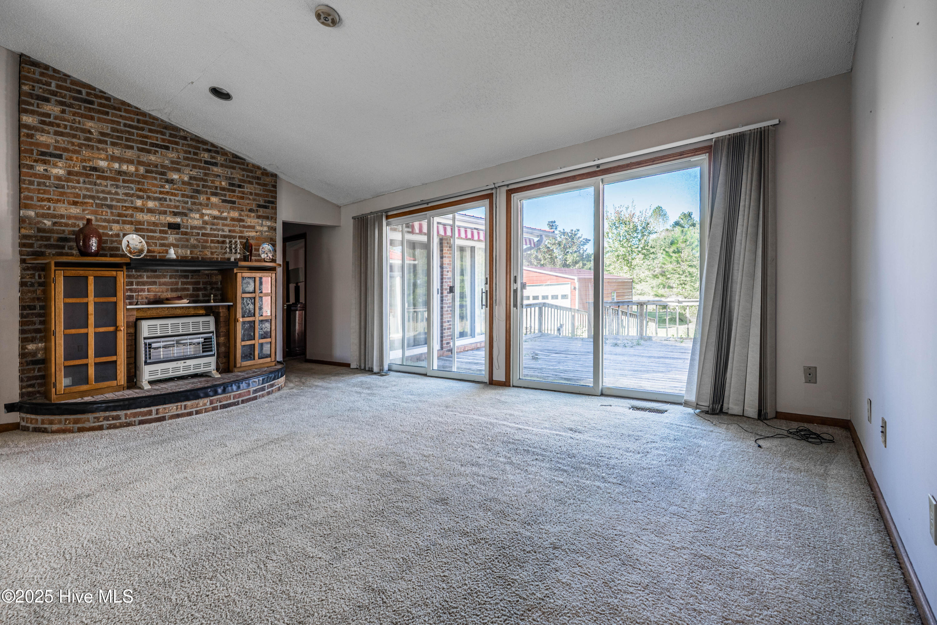 100536472 | Photo 22