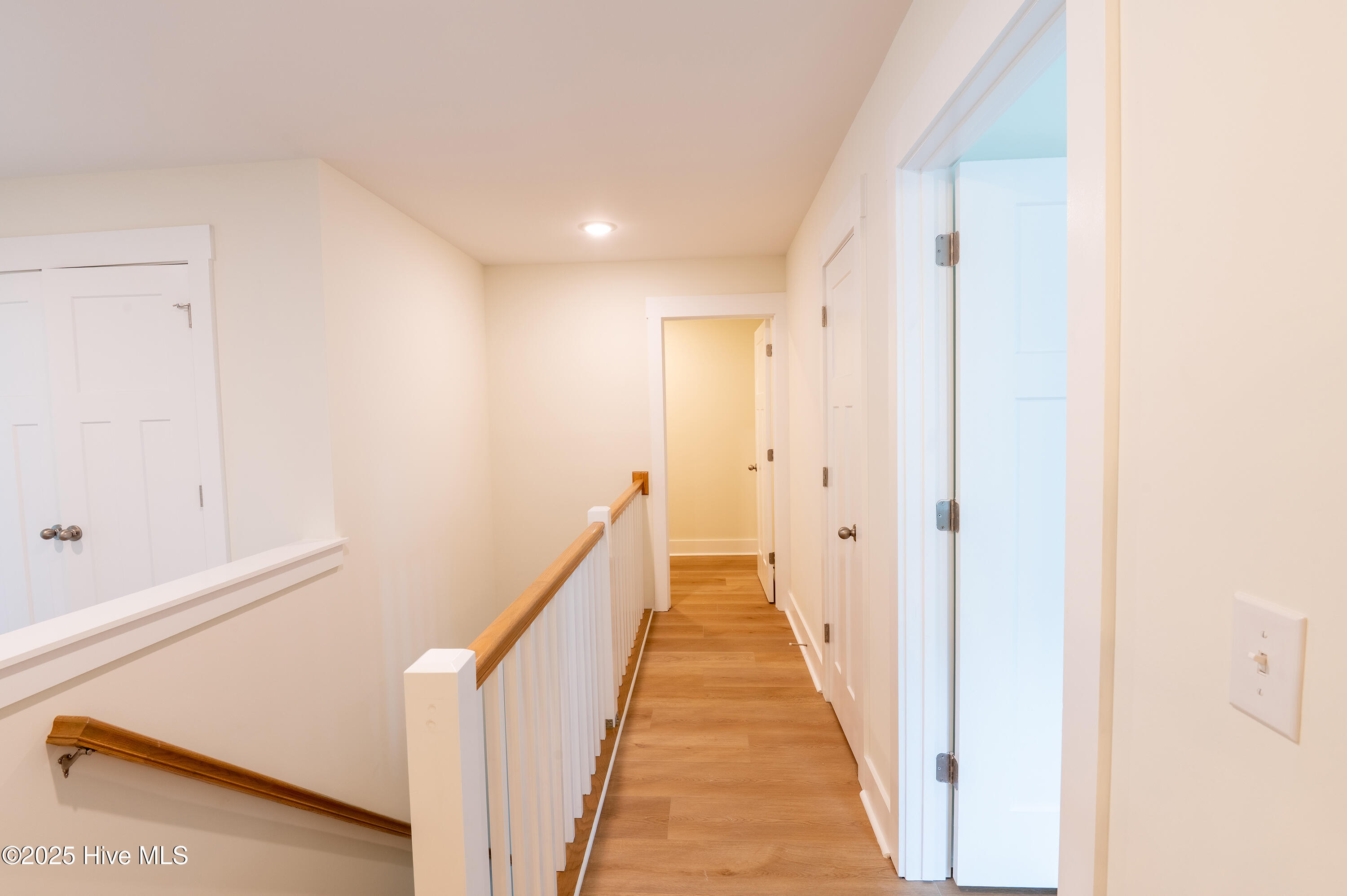 100518450 | Photo 15