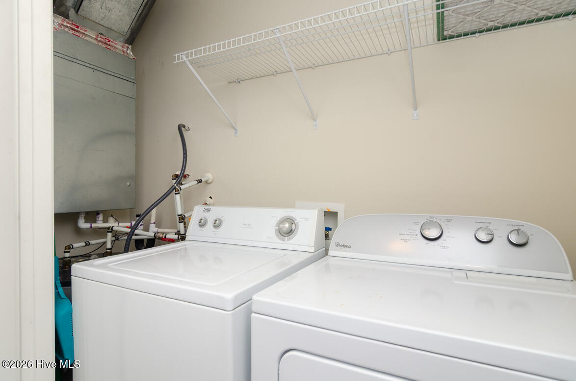 100558160 | Photo 22