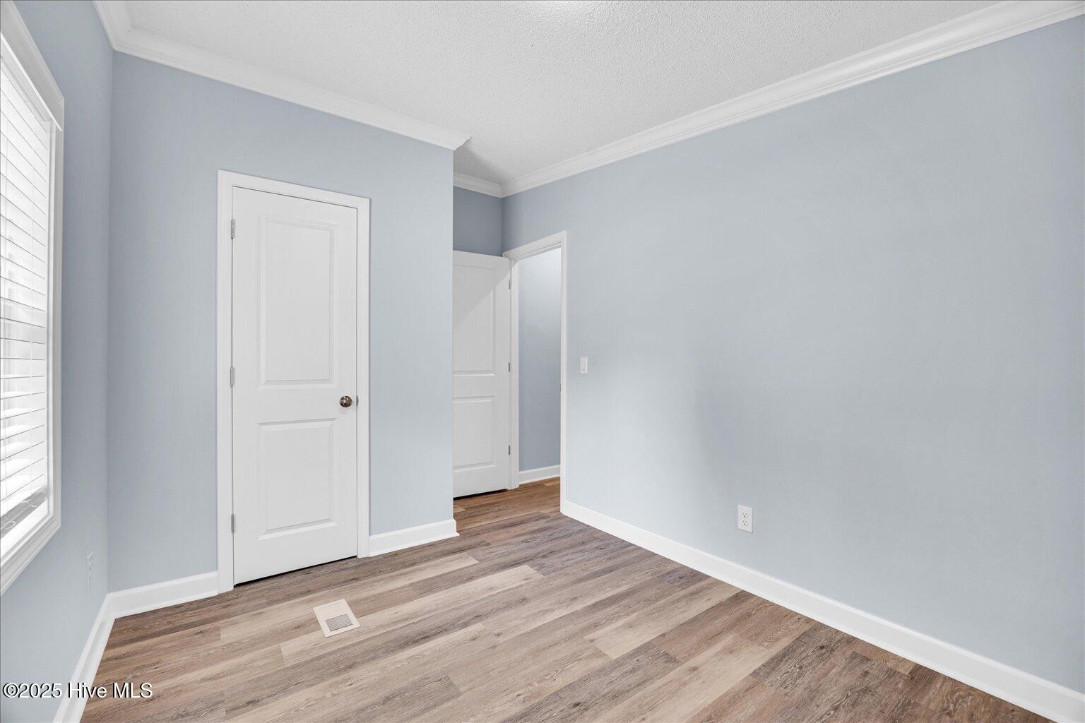 100512126 | Photo 25