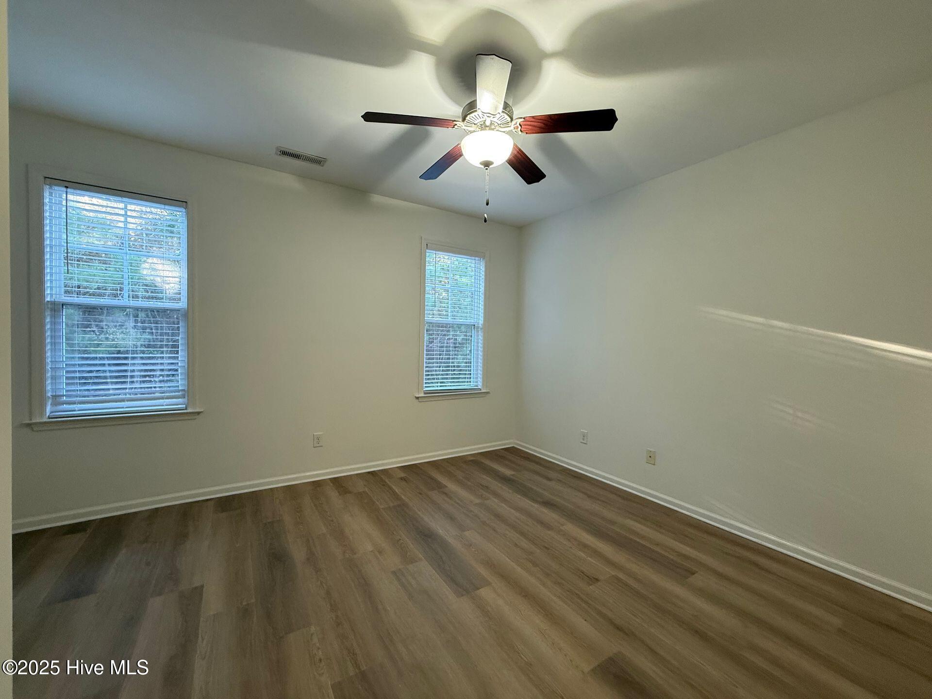 100545022 | Photo 11