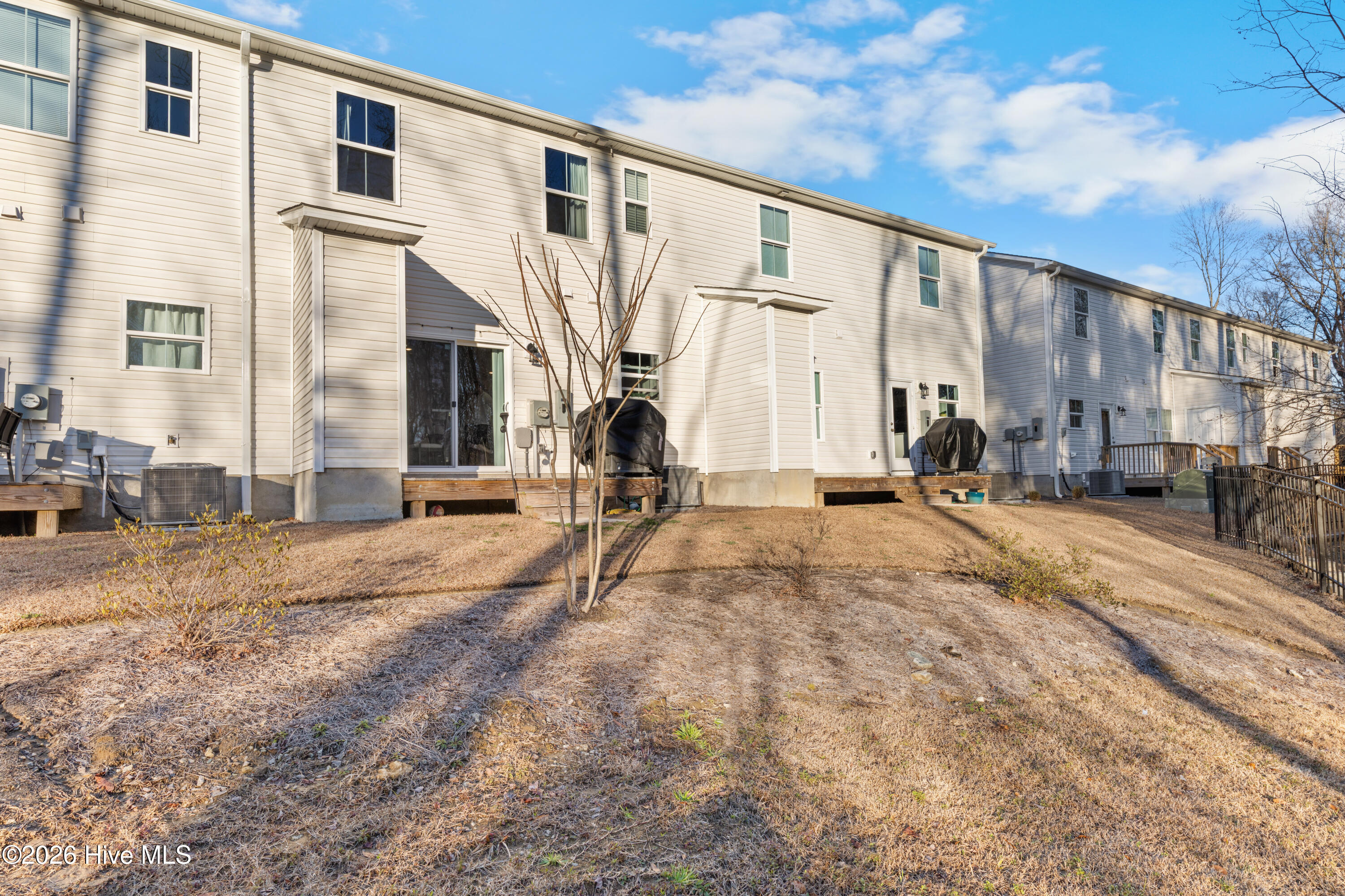 100555371 | Photo 33