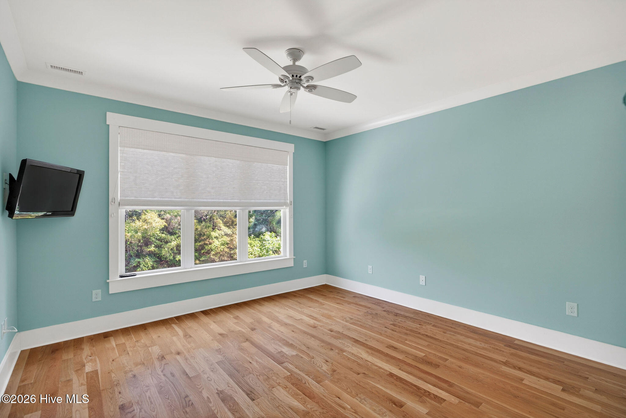 100548622 | Photo 30