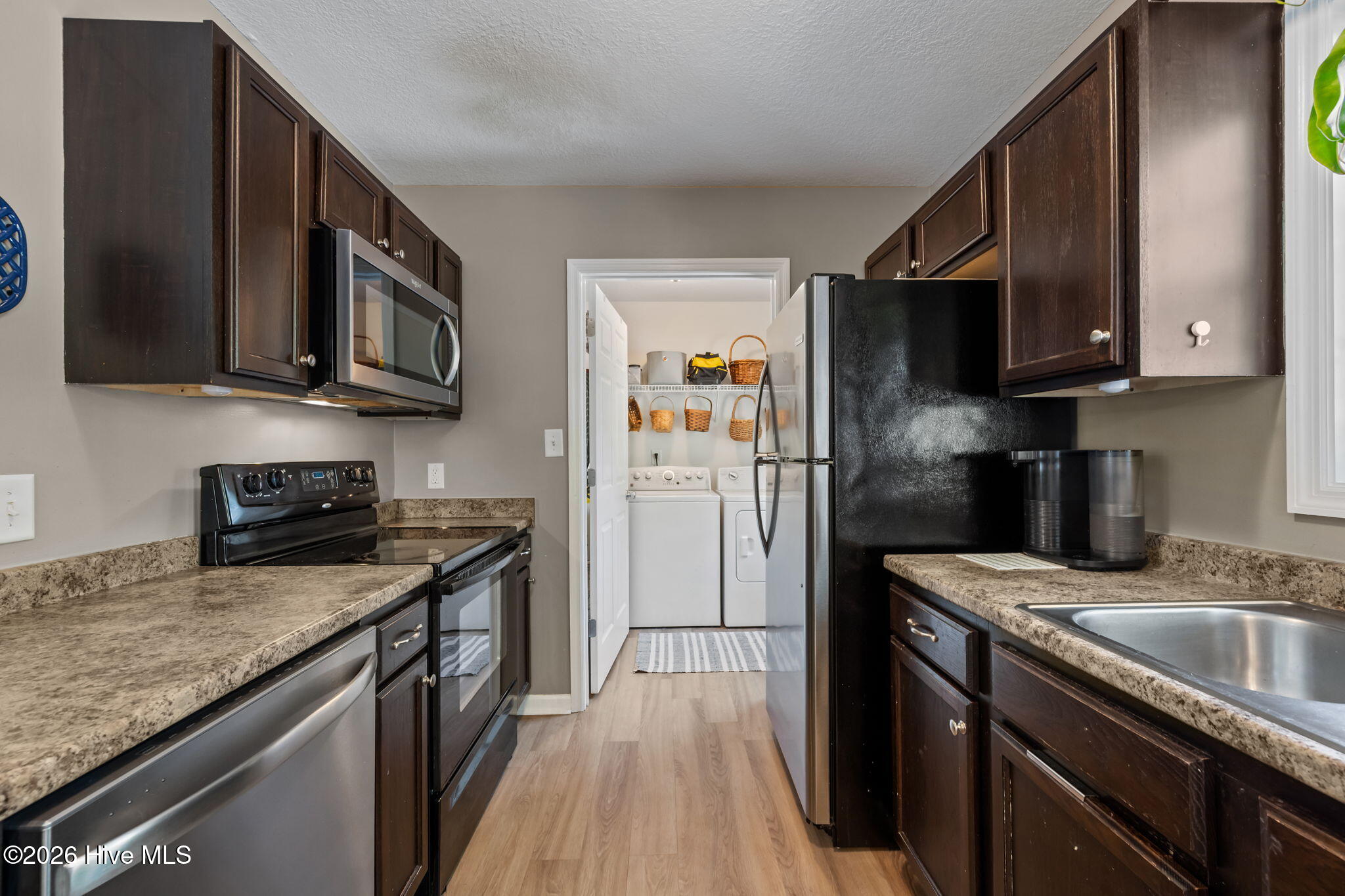 100552556 | Photo 17