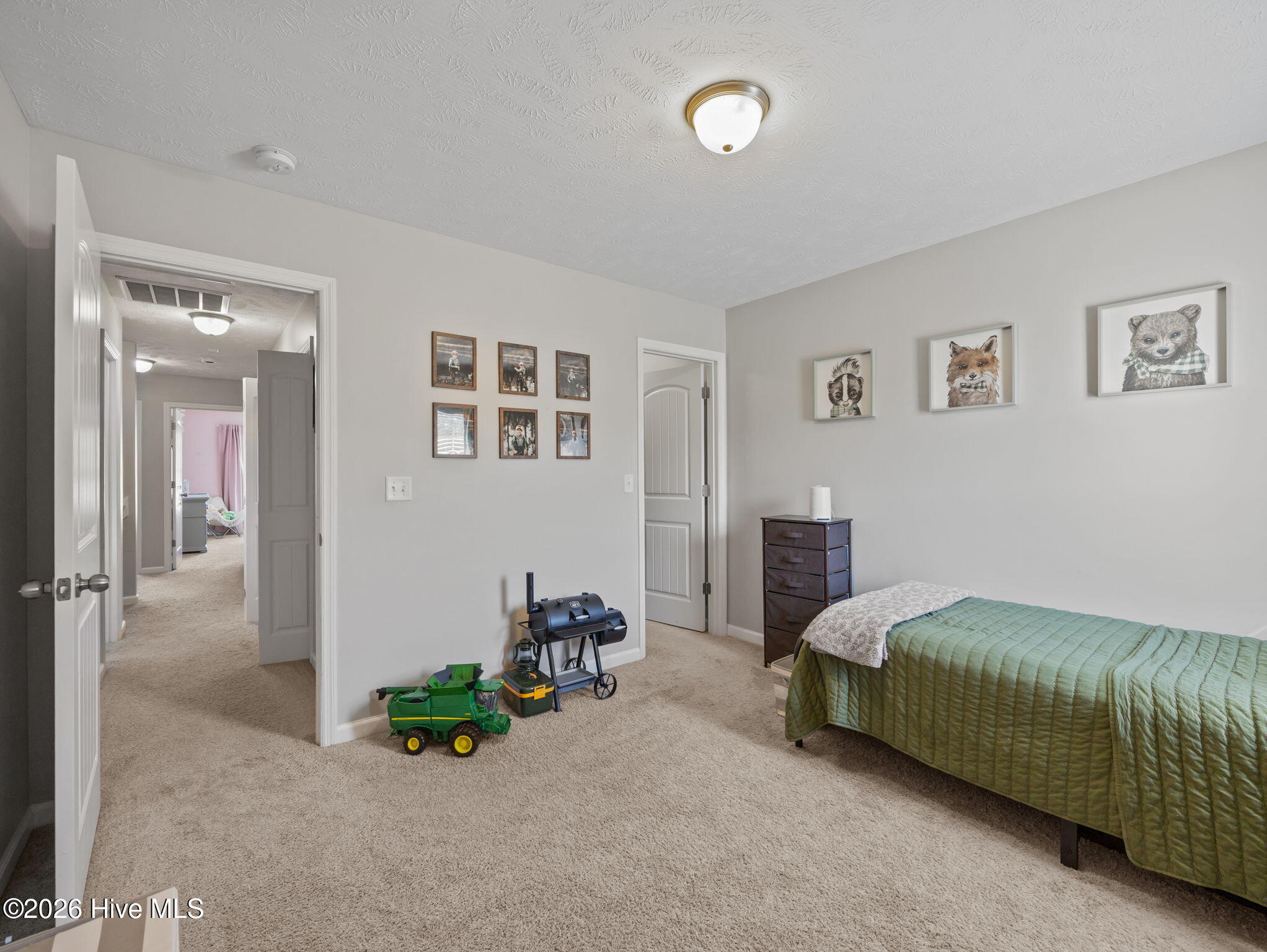 100566701 | Photo 33