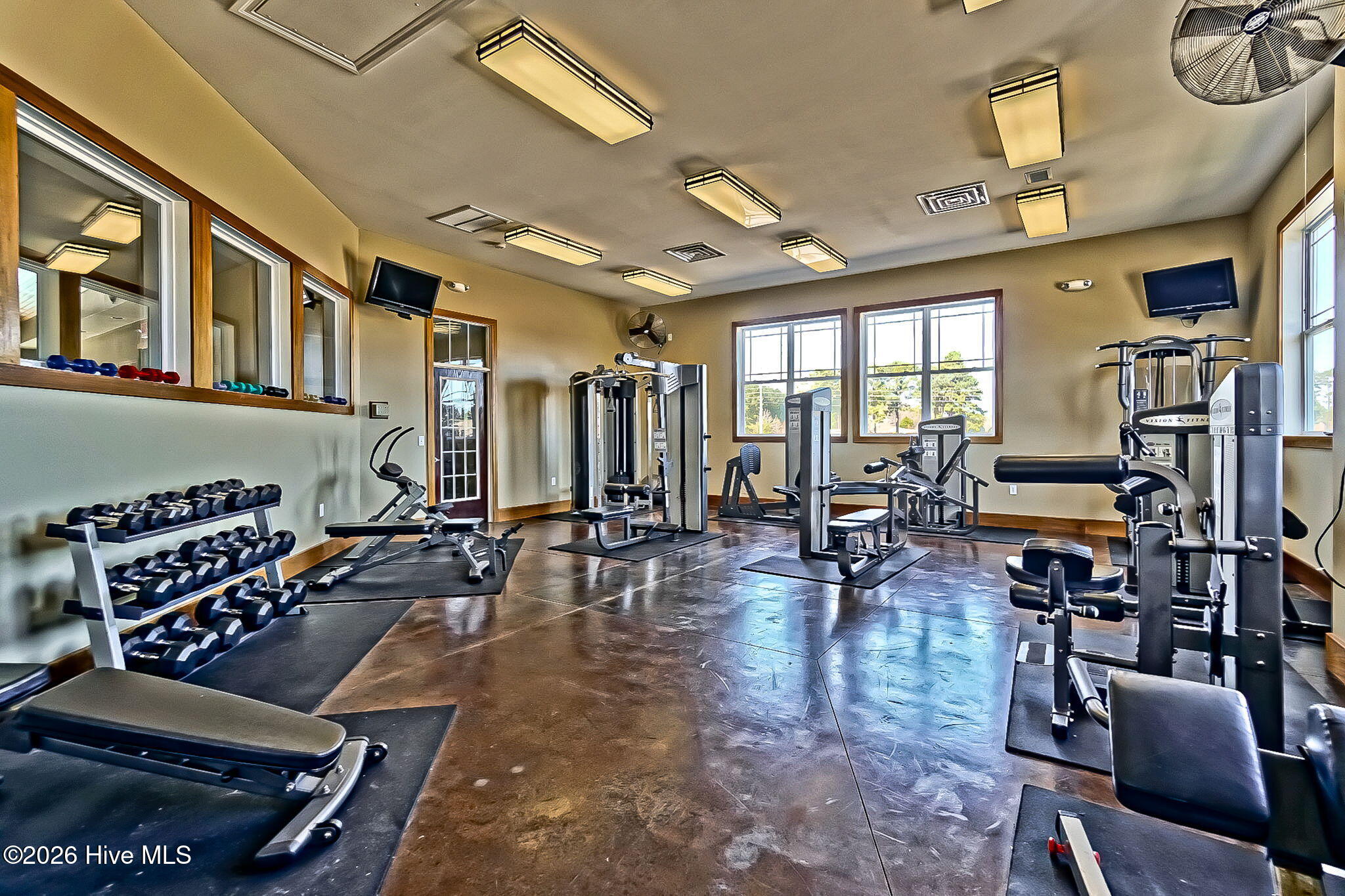 100560467 | Photo 52