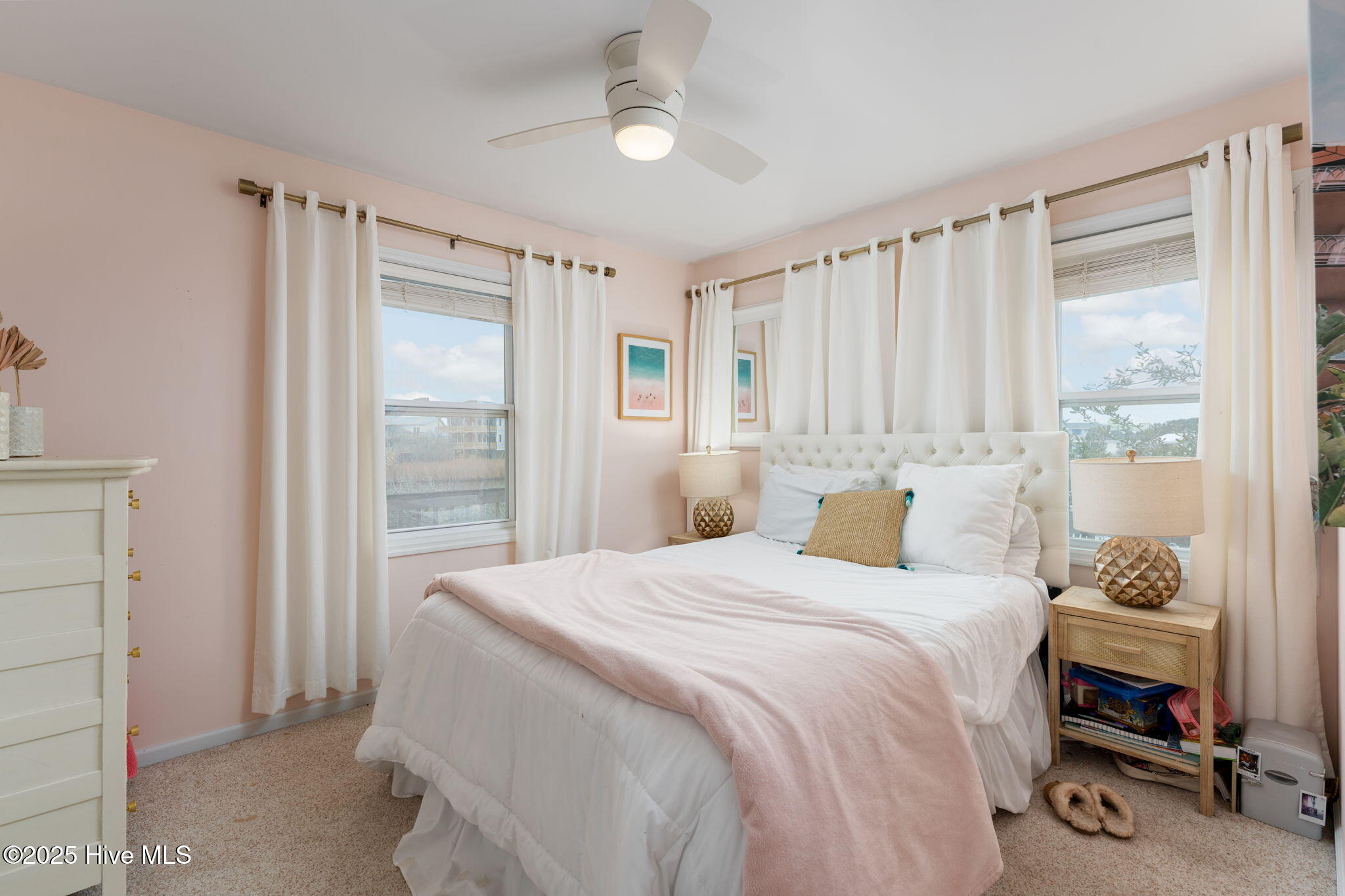 100488869 | Photo 35