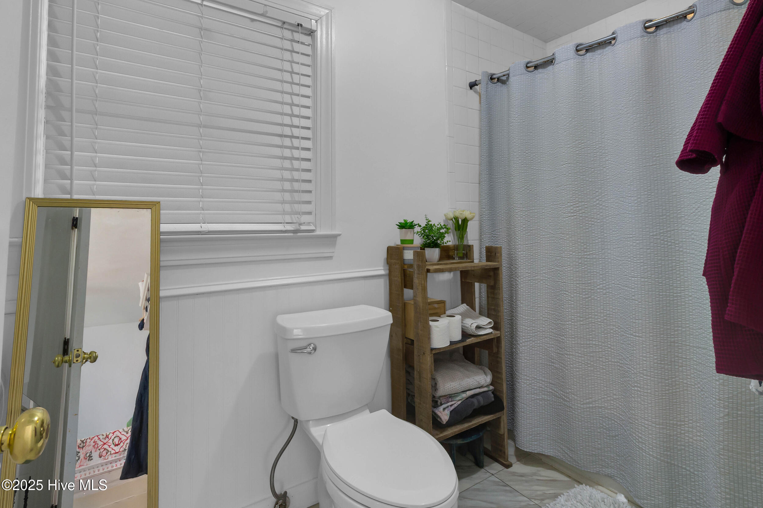 Full-Bathroom