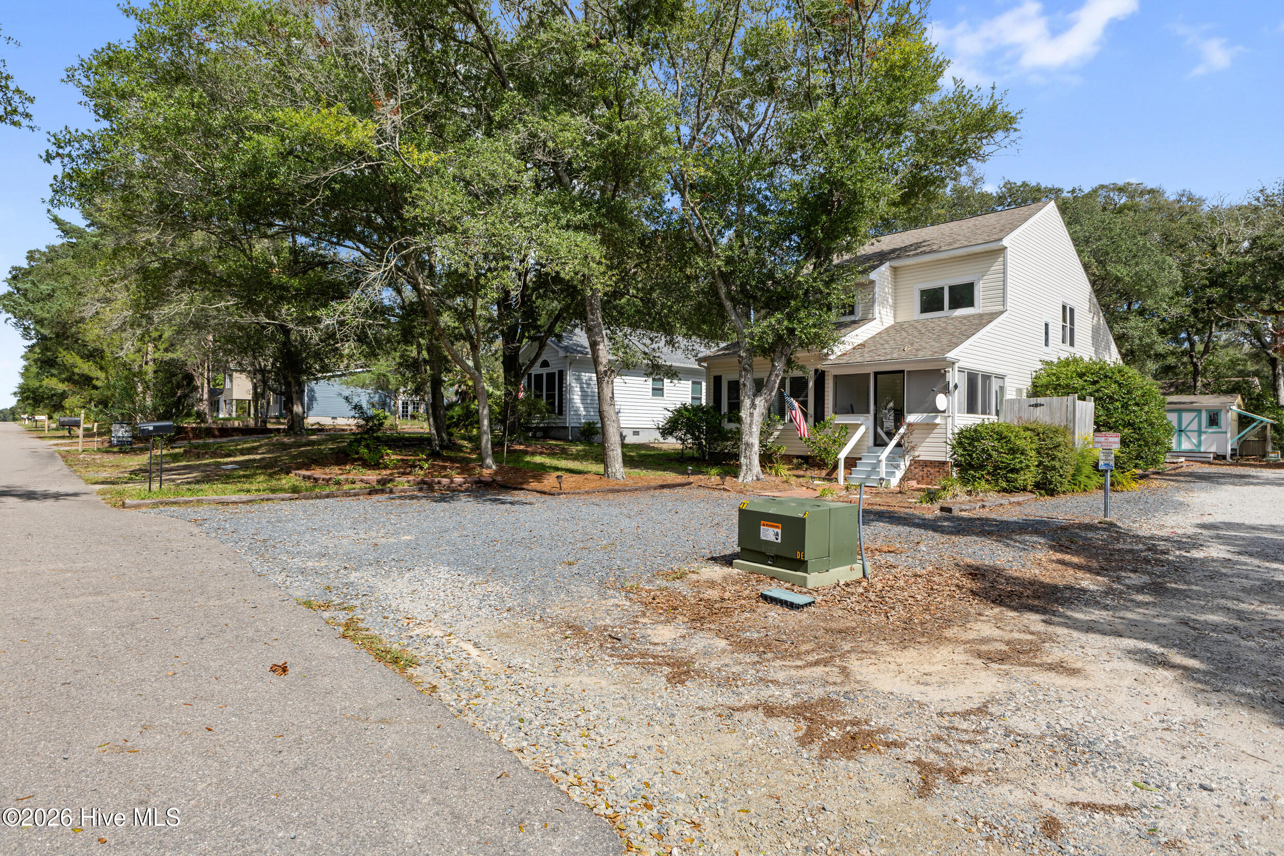 Photo 3 of Single family home for sale at 122 Se 2nd Street, Oak Island, NC 28465 | MLS# 100609200 | Listing updated on 2026-10-09