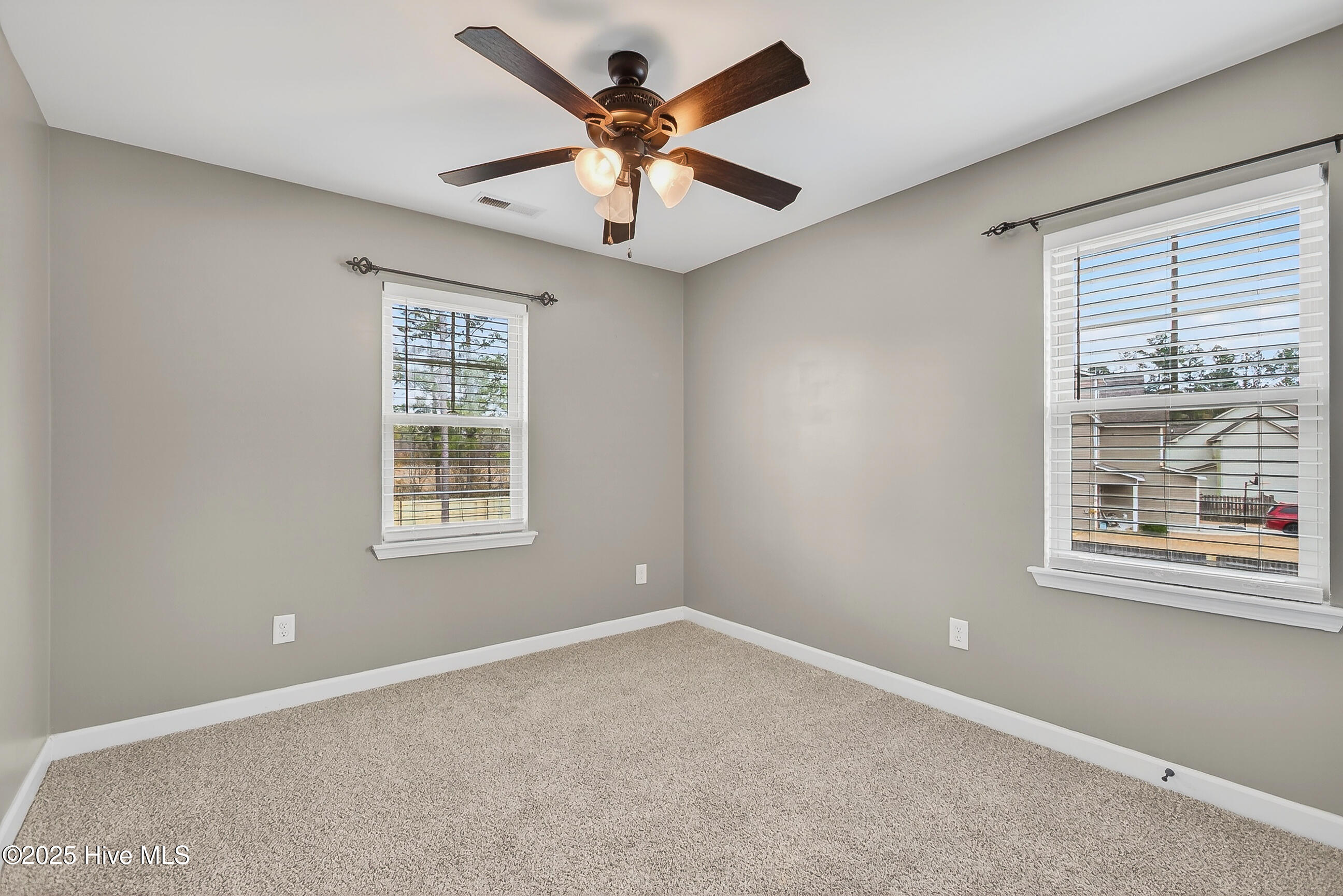 100546178 | Photo 26