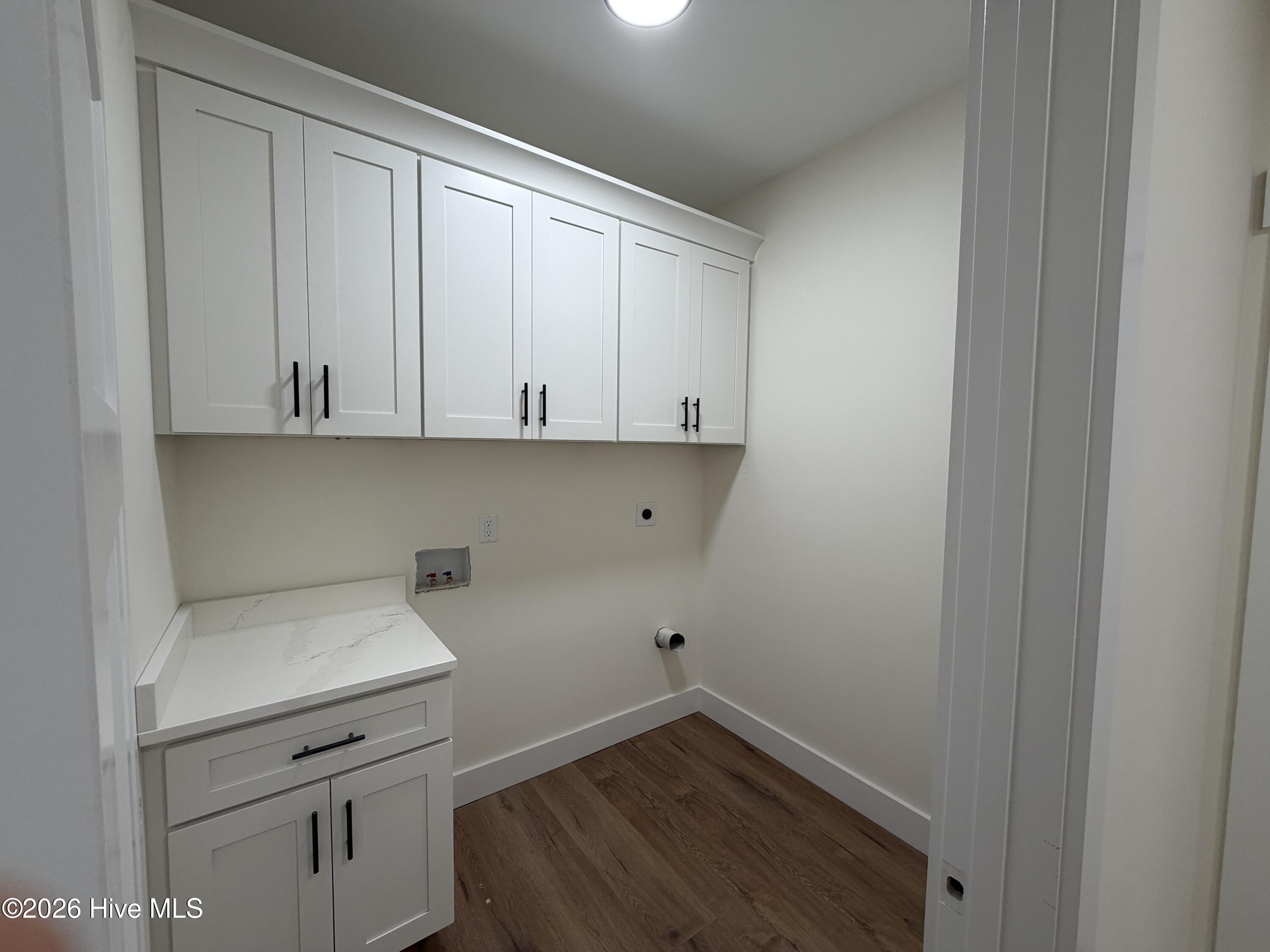 100568393 | Photo 28