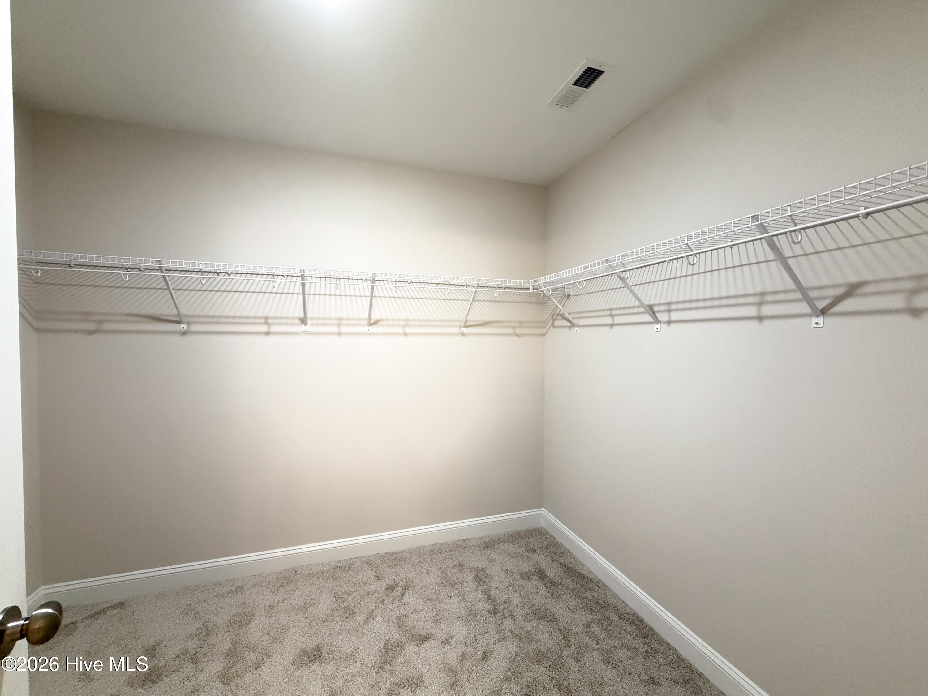 100552210 | Photo 18