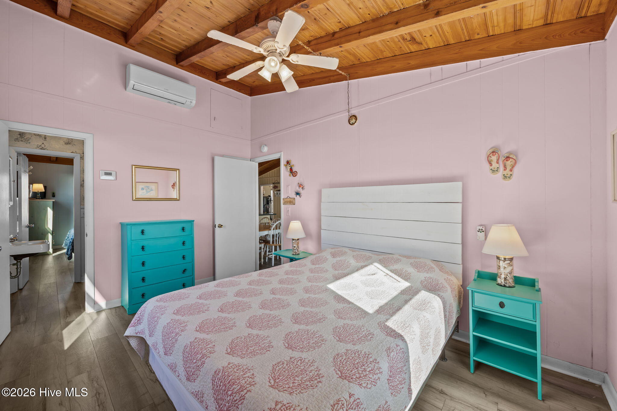 100550375 | Photo 27