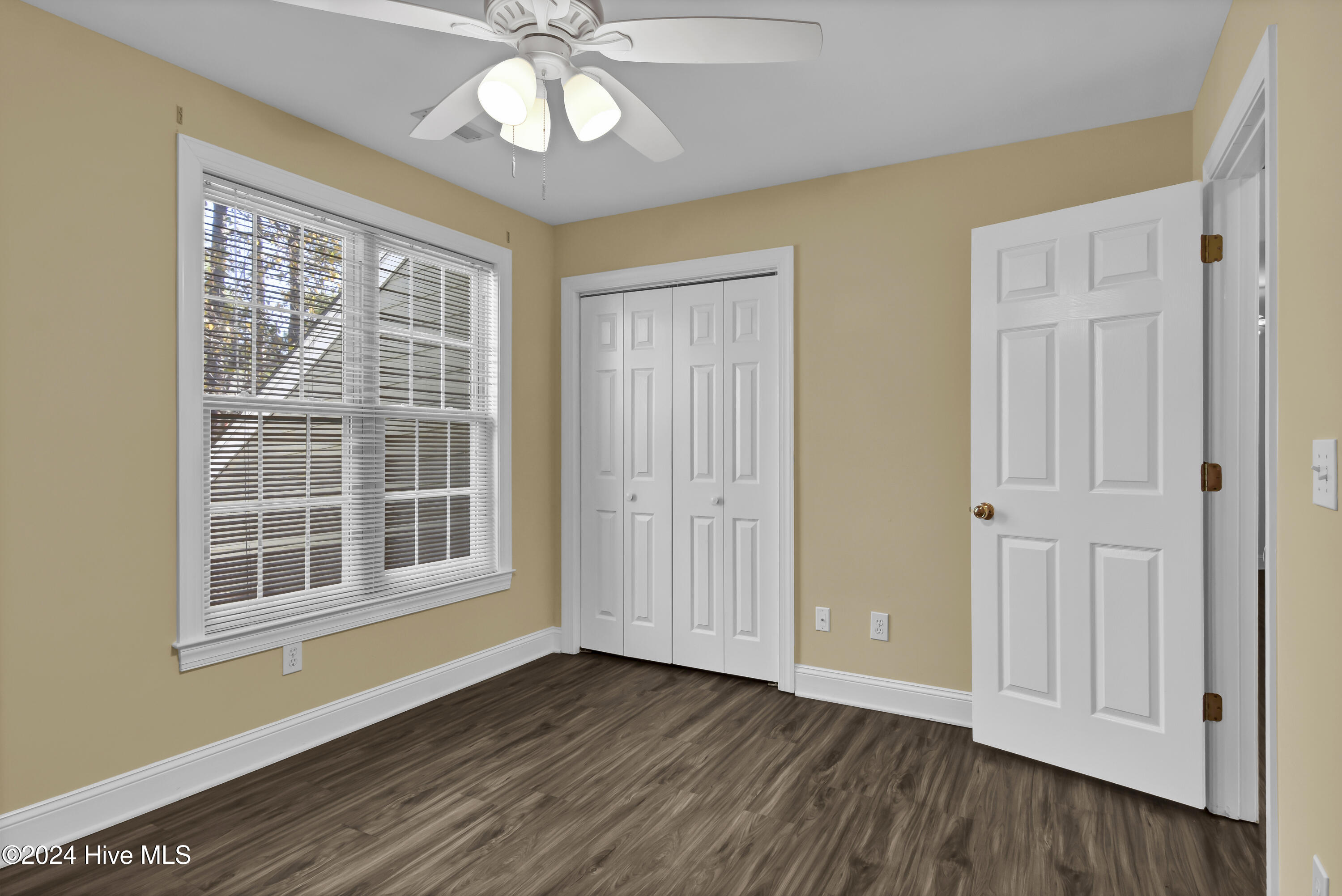 100558225 | Photo 21