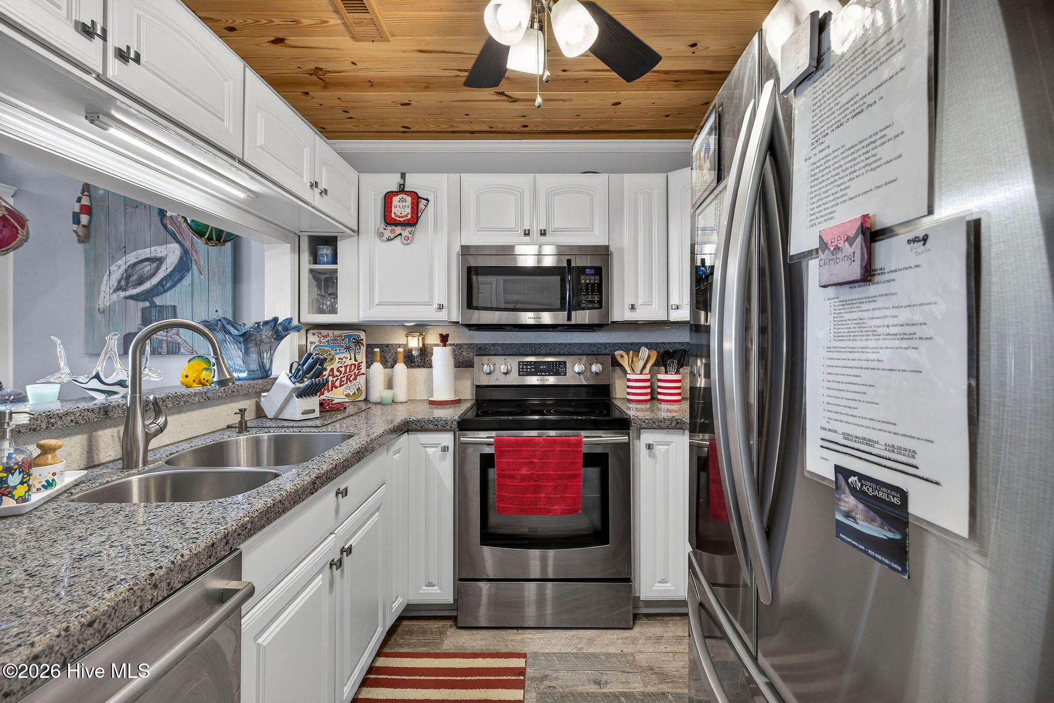 100564348 | Photo 14