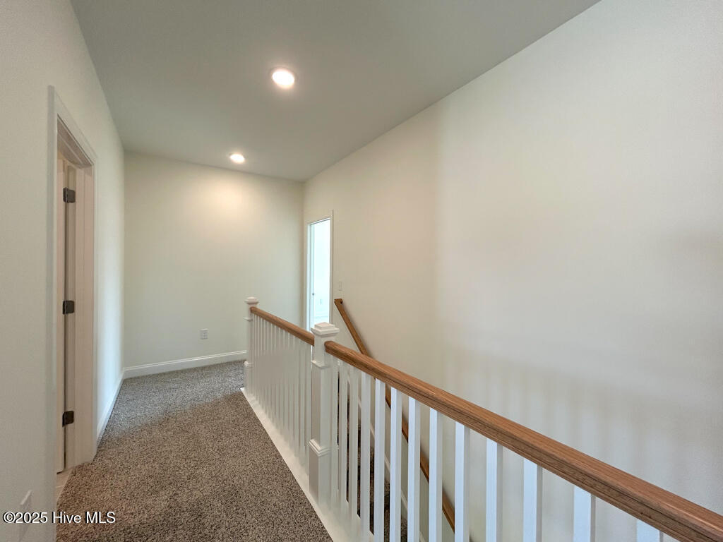 100479294 | Photo 49