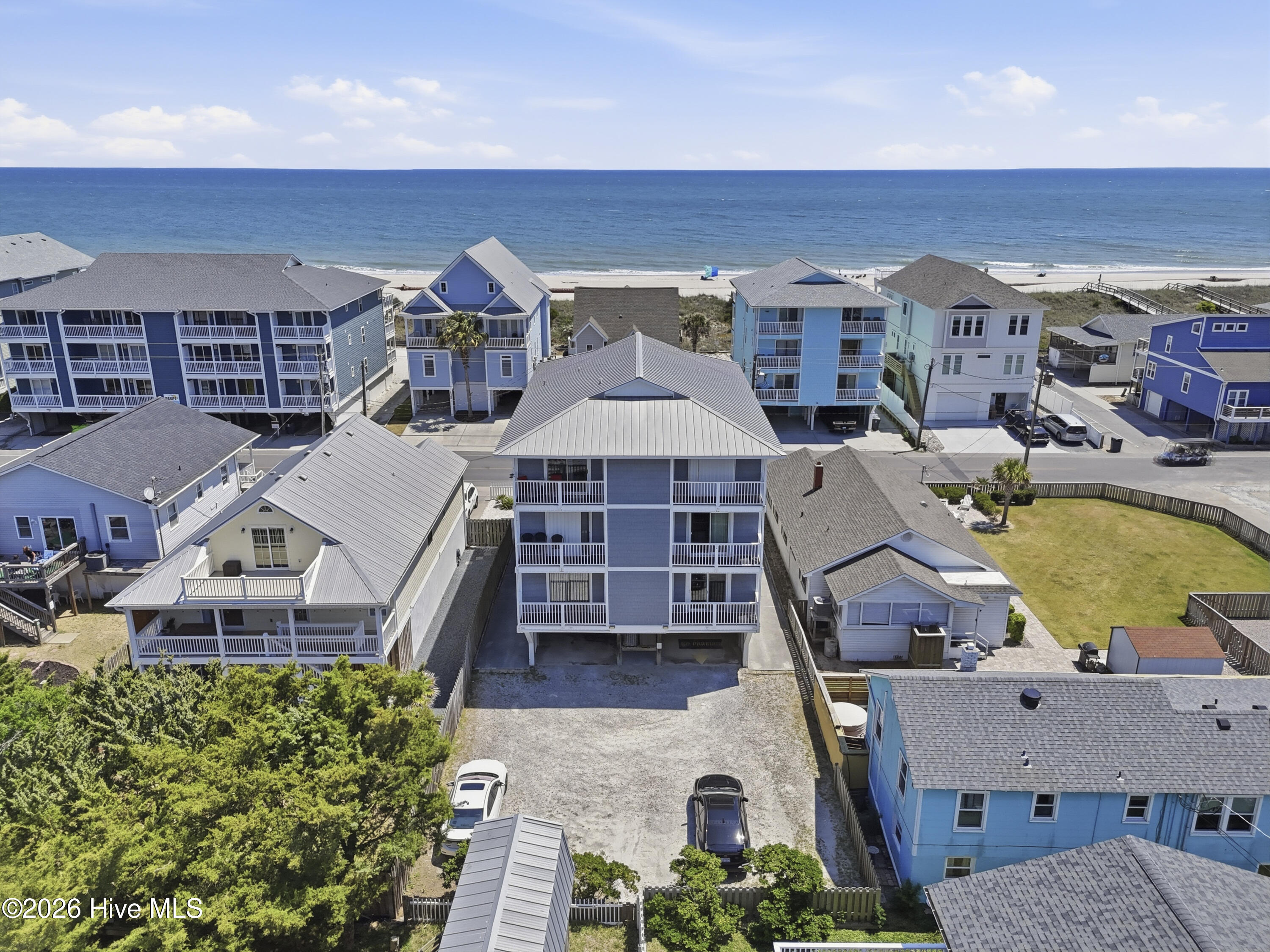 100569853 | Photo 28