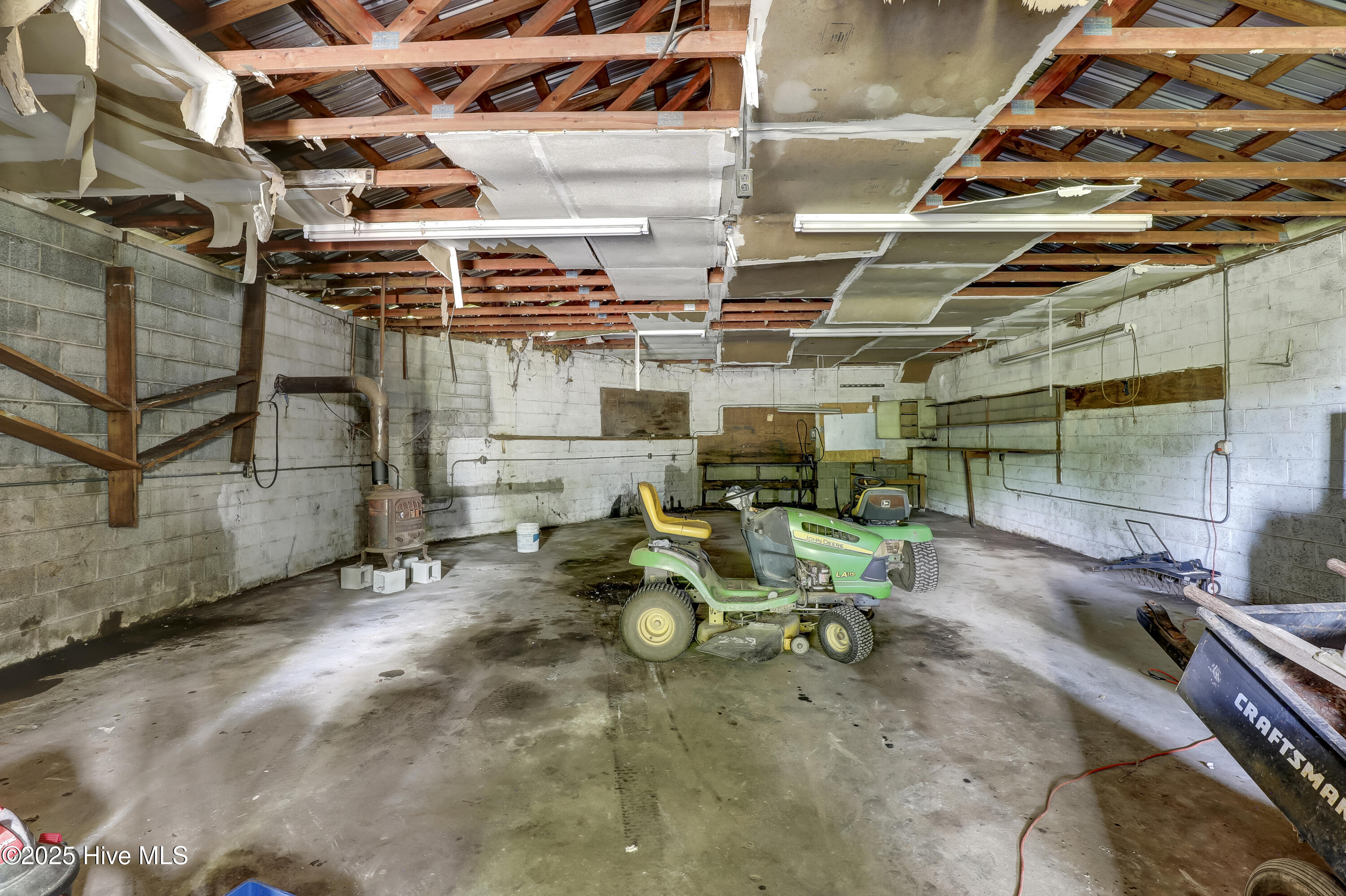 100514689 | Photo 29