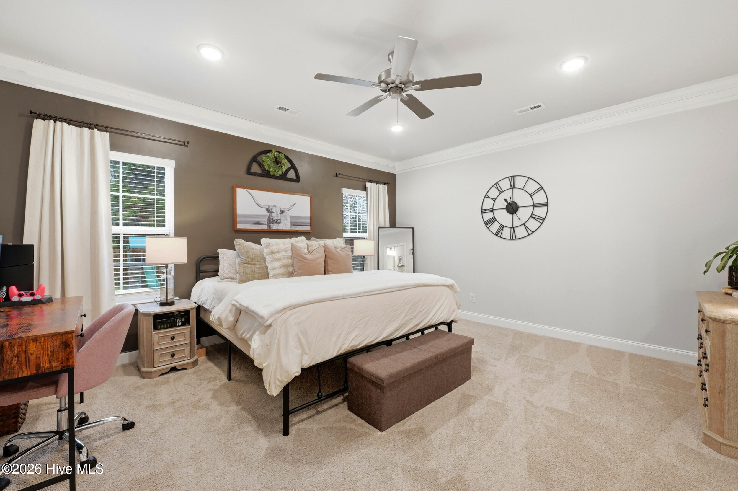 100557848 | Photo 15