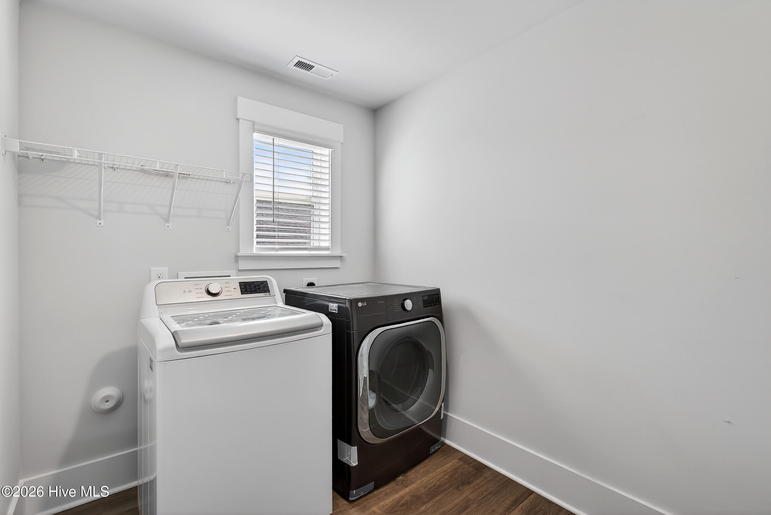 100562983 | Photo 31