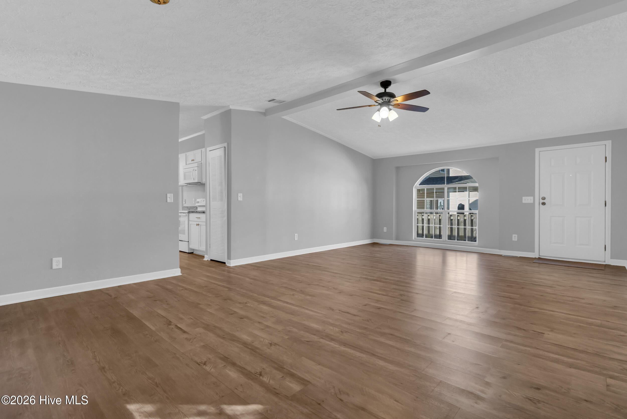 100550344 | Photo 13