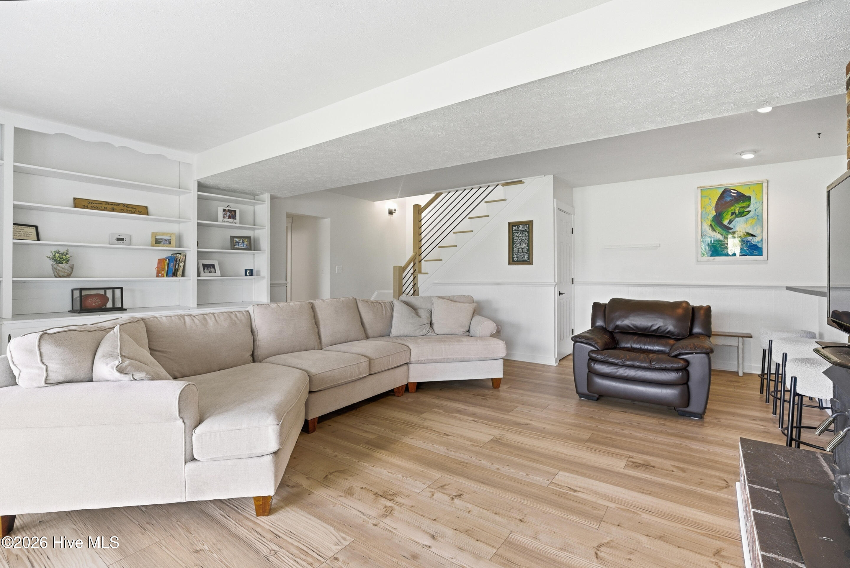 100556349 | Photo 29