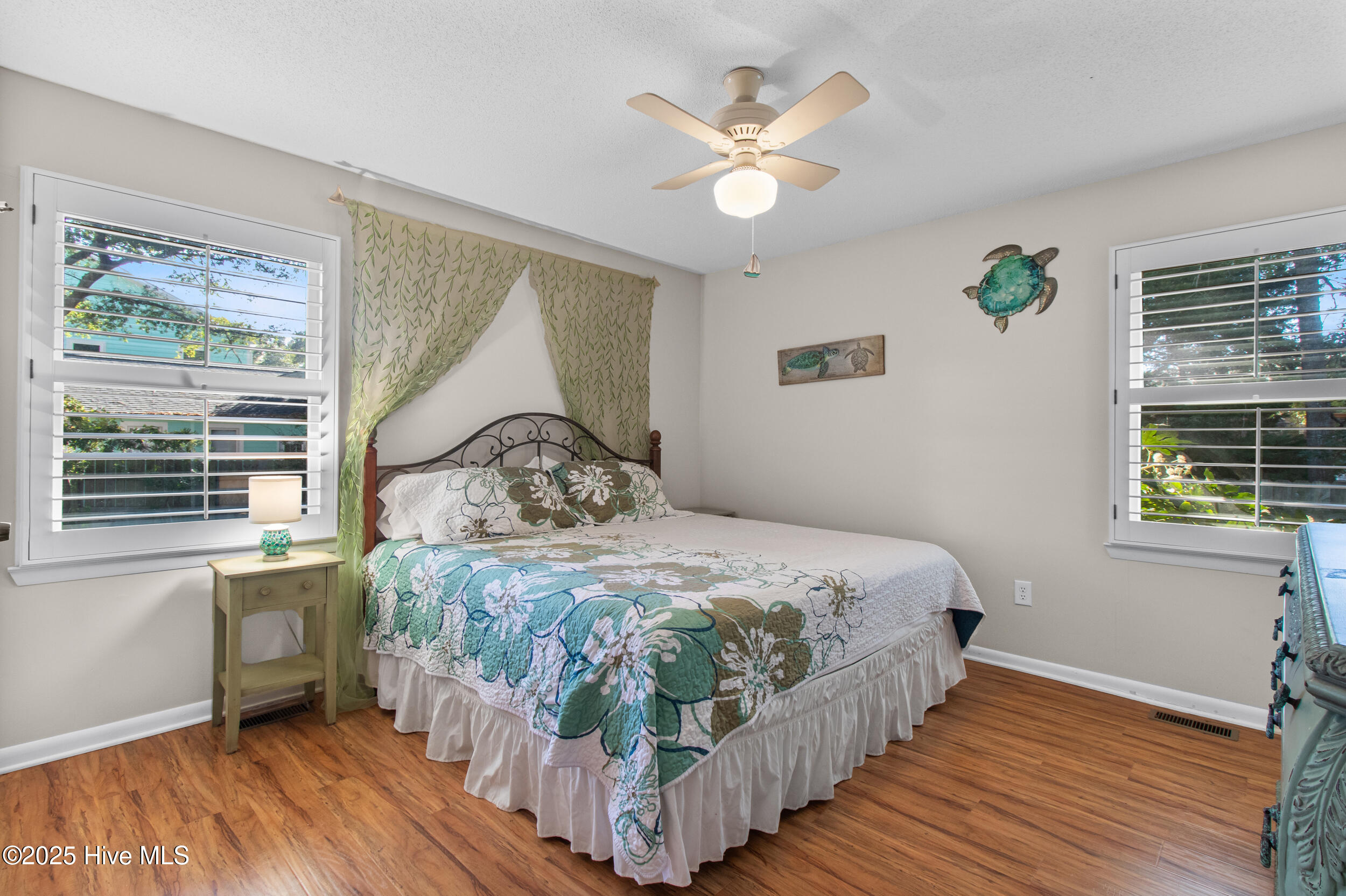 100541020 | Photo 21