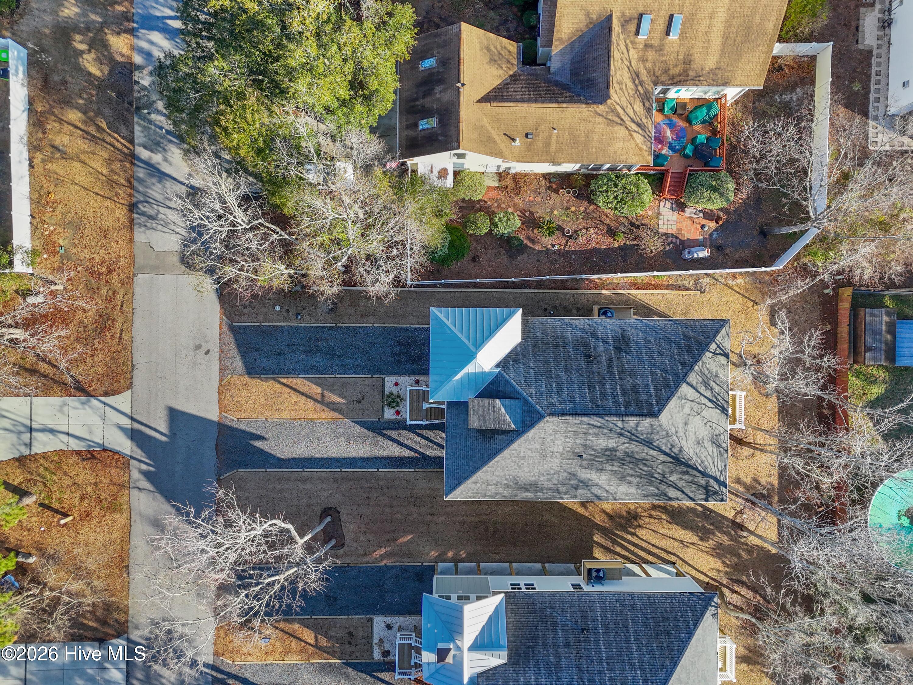 100502885 | Photo 40