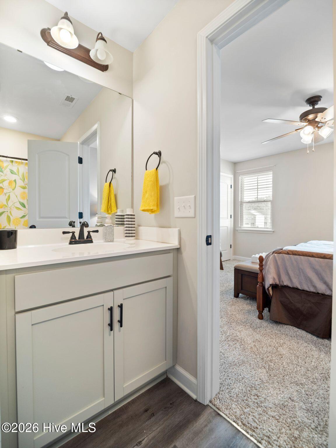 100569954 | Photo 36